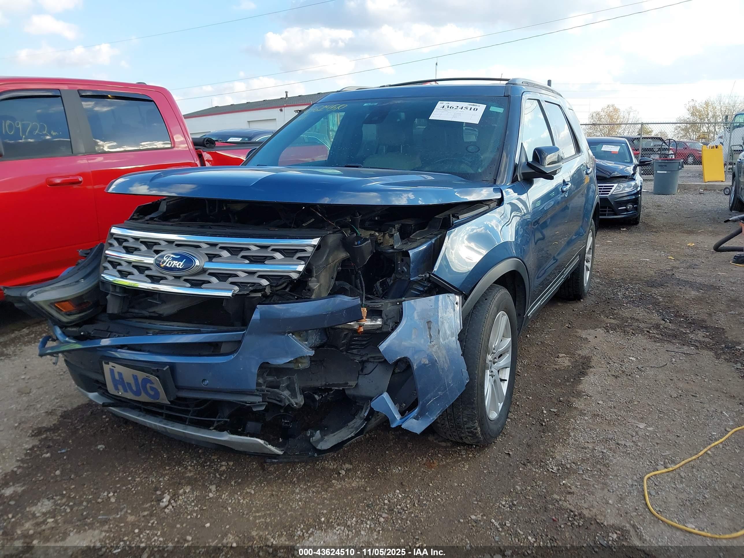 FORD EXPLORER image 2