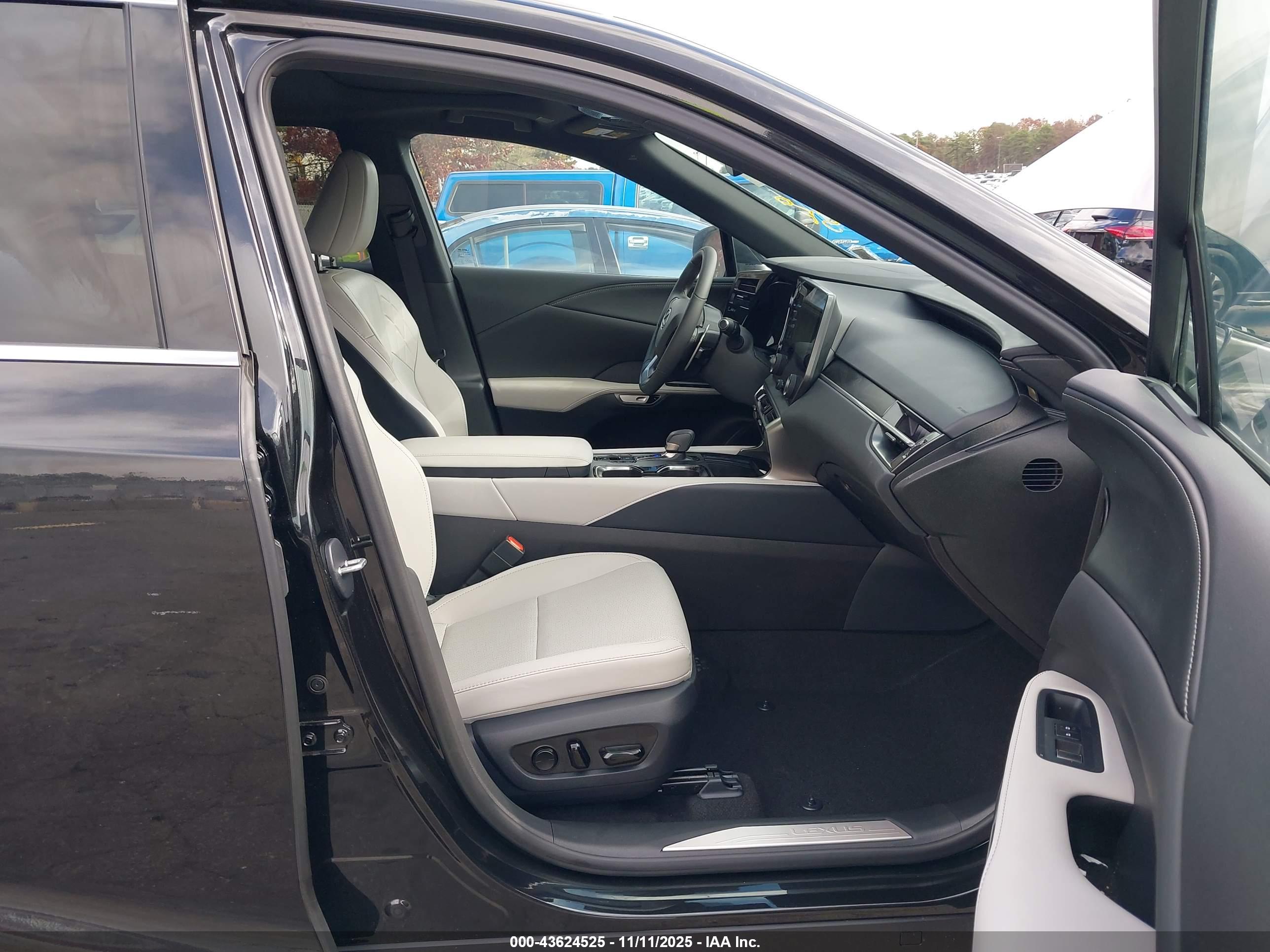 LEXUS RX image 5