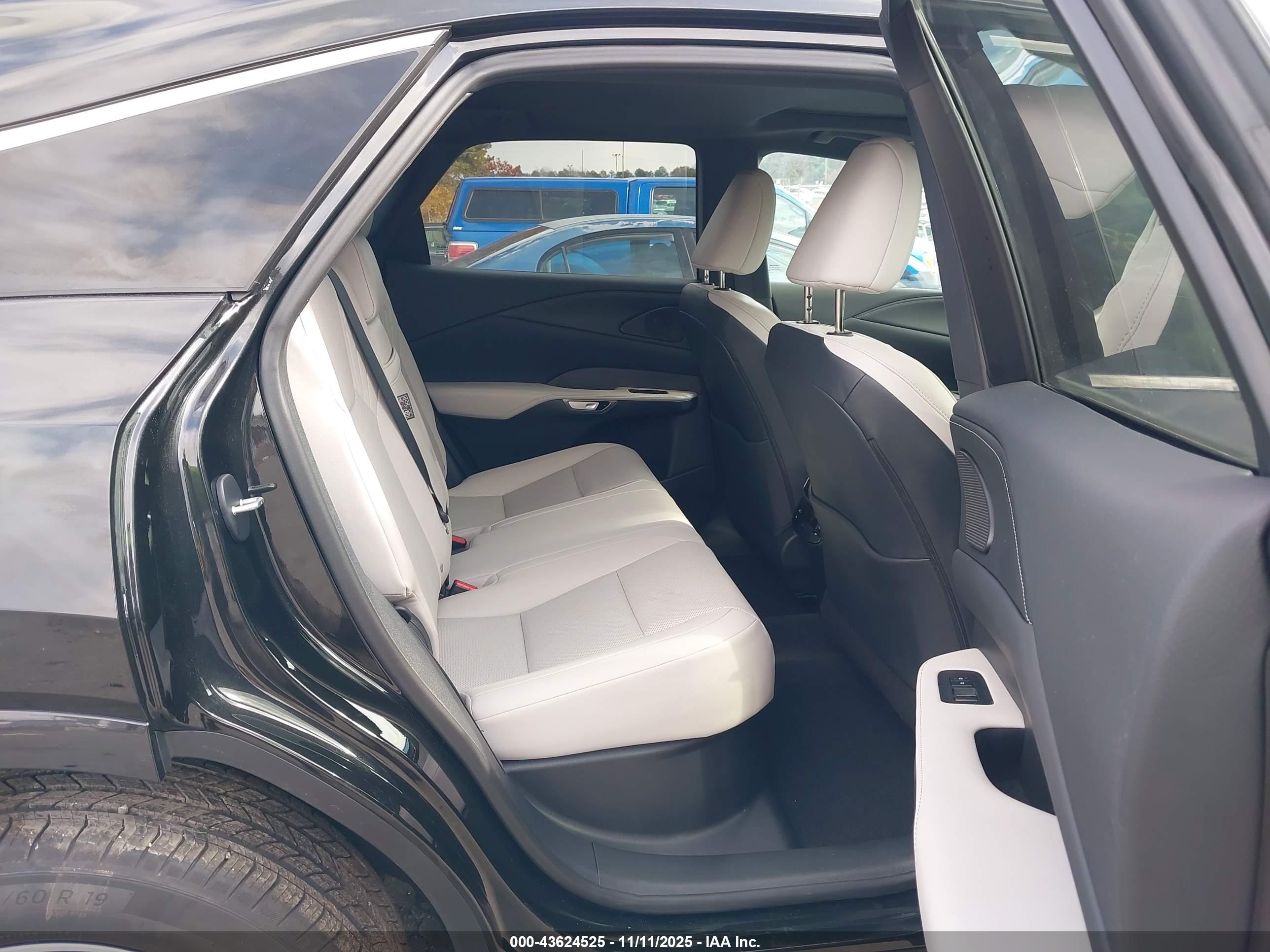 LEXUS RX image 8