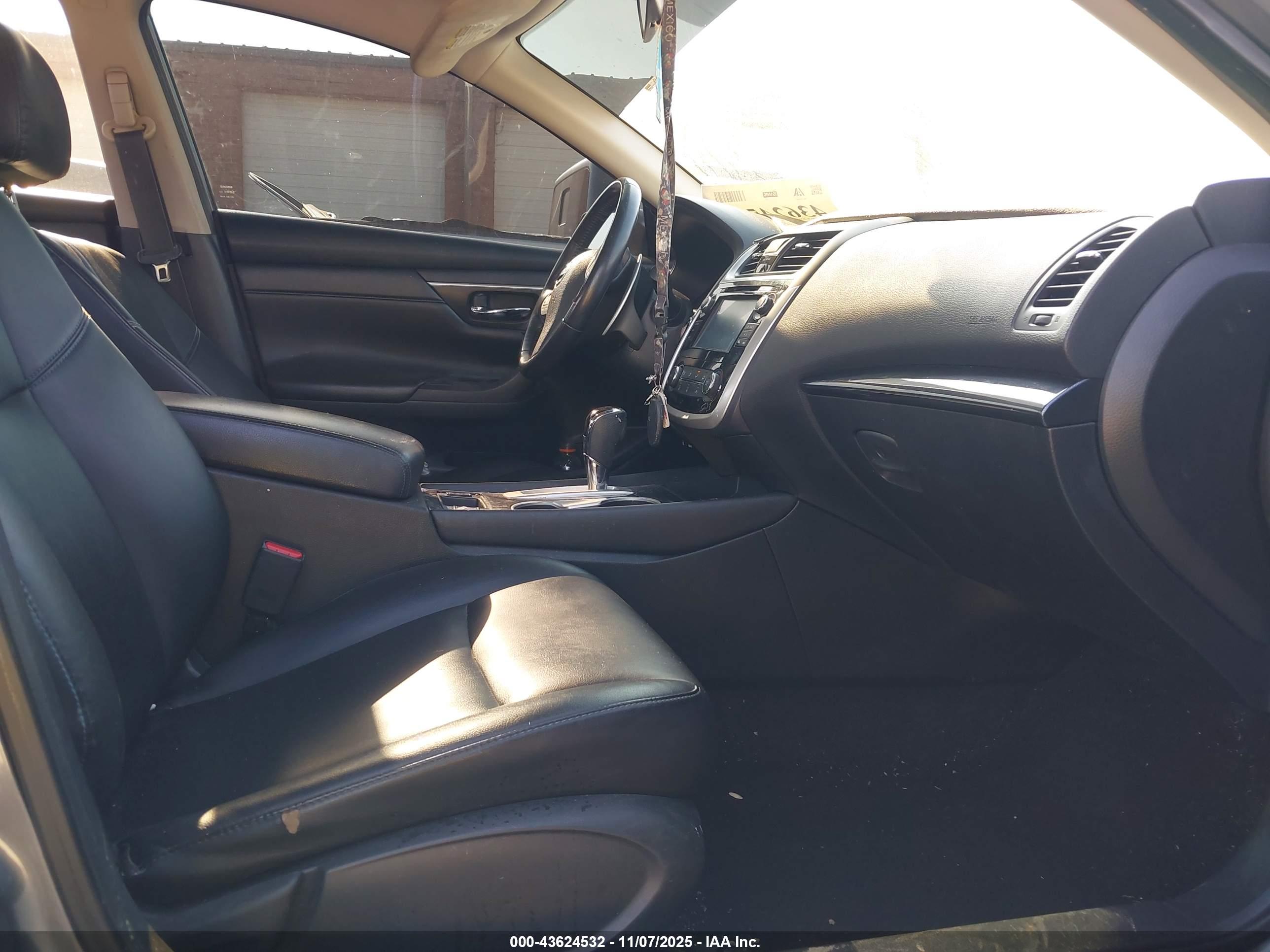 NISSAN ALTIMA image 5