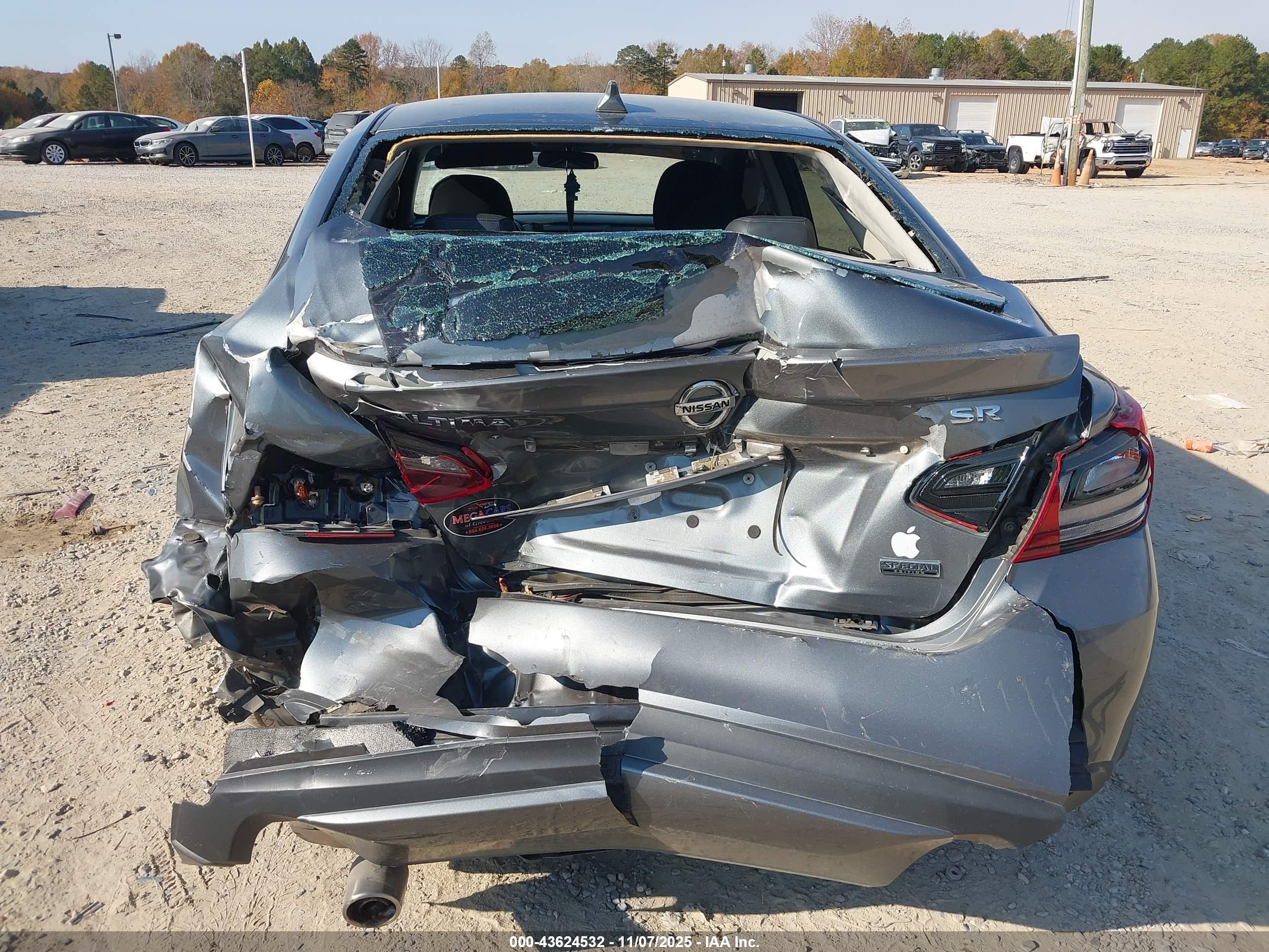 NISSAN ALTIMA image 6
