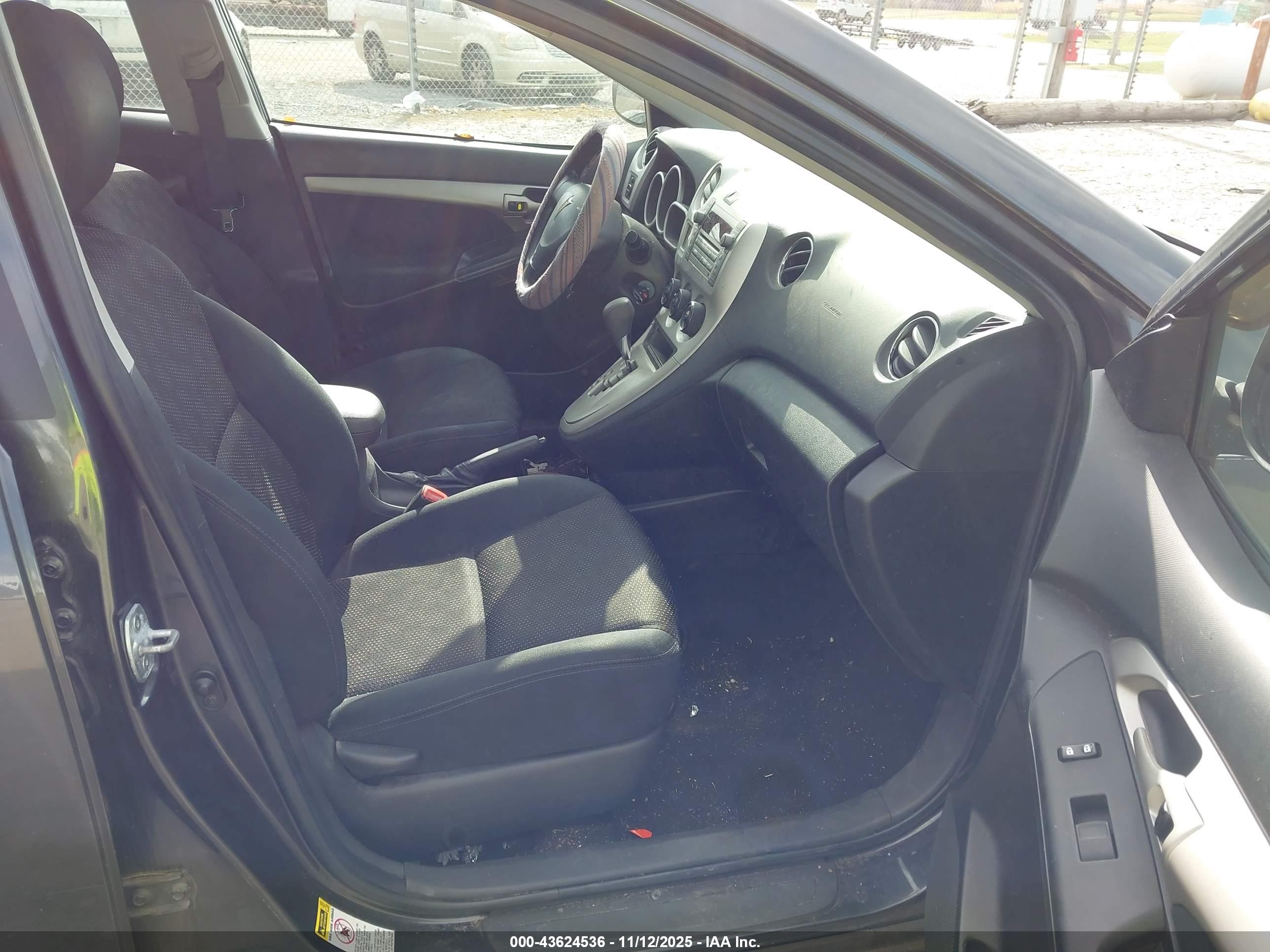 PONTIAC VIBE image 5