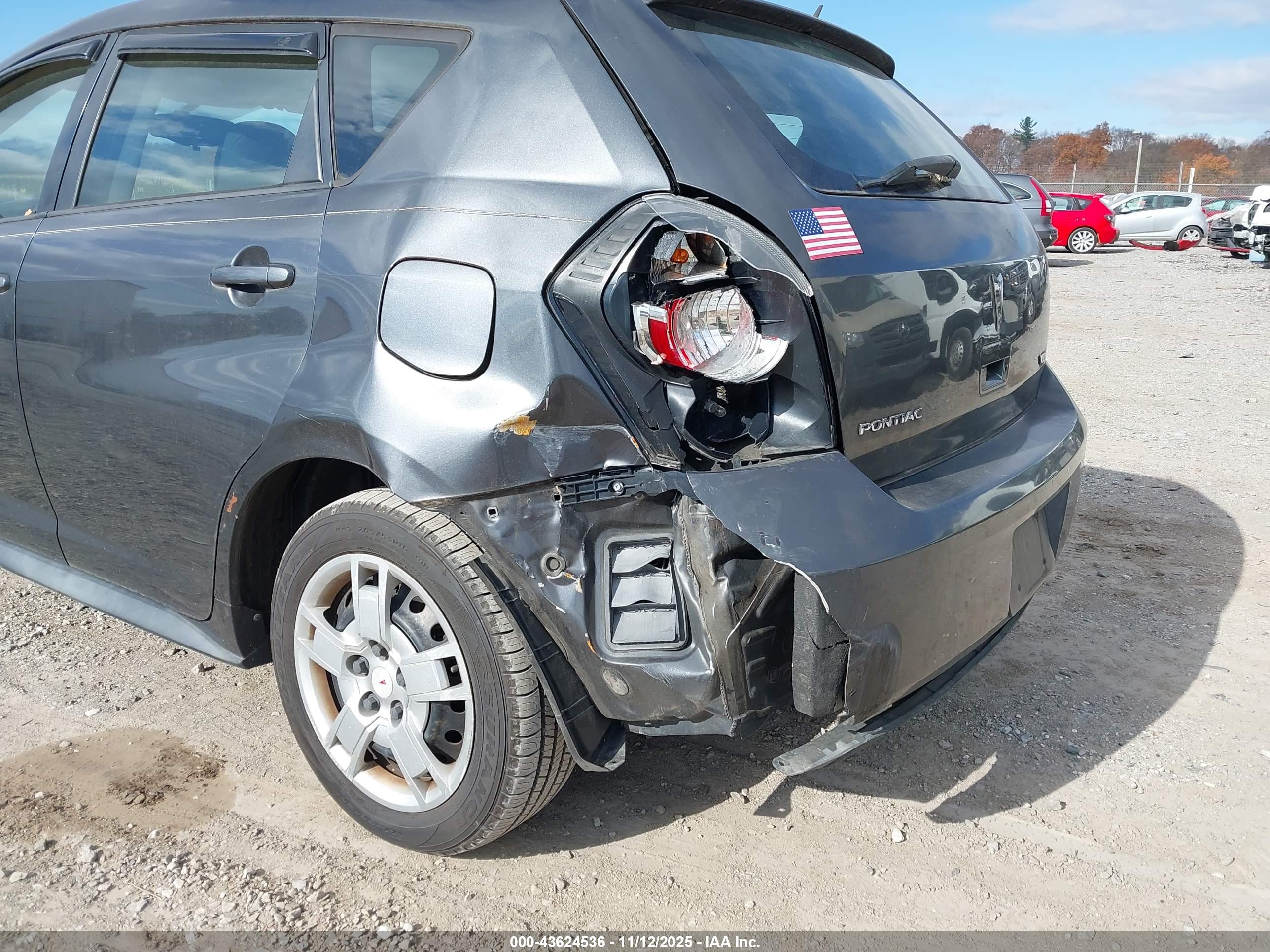 PONTIAC VIBE image 6