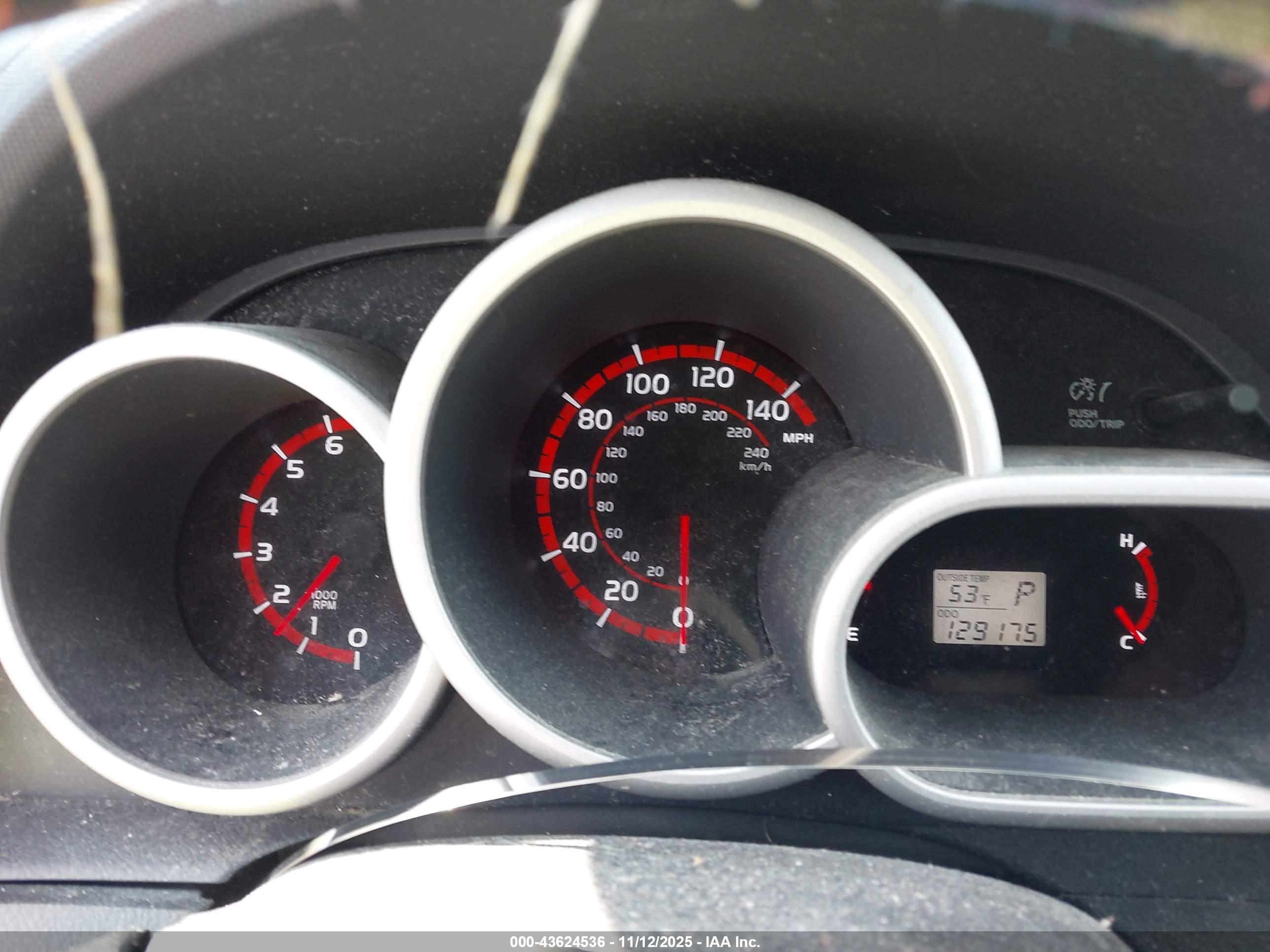 PONTIAC VIBE image 7