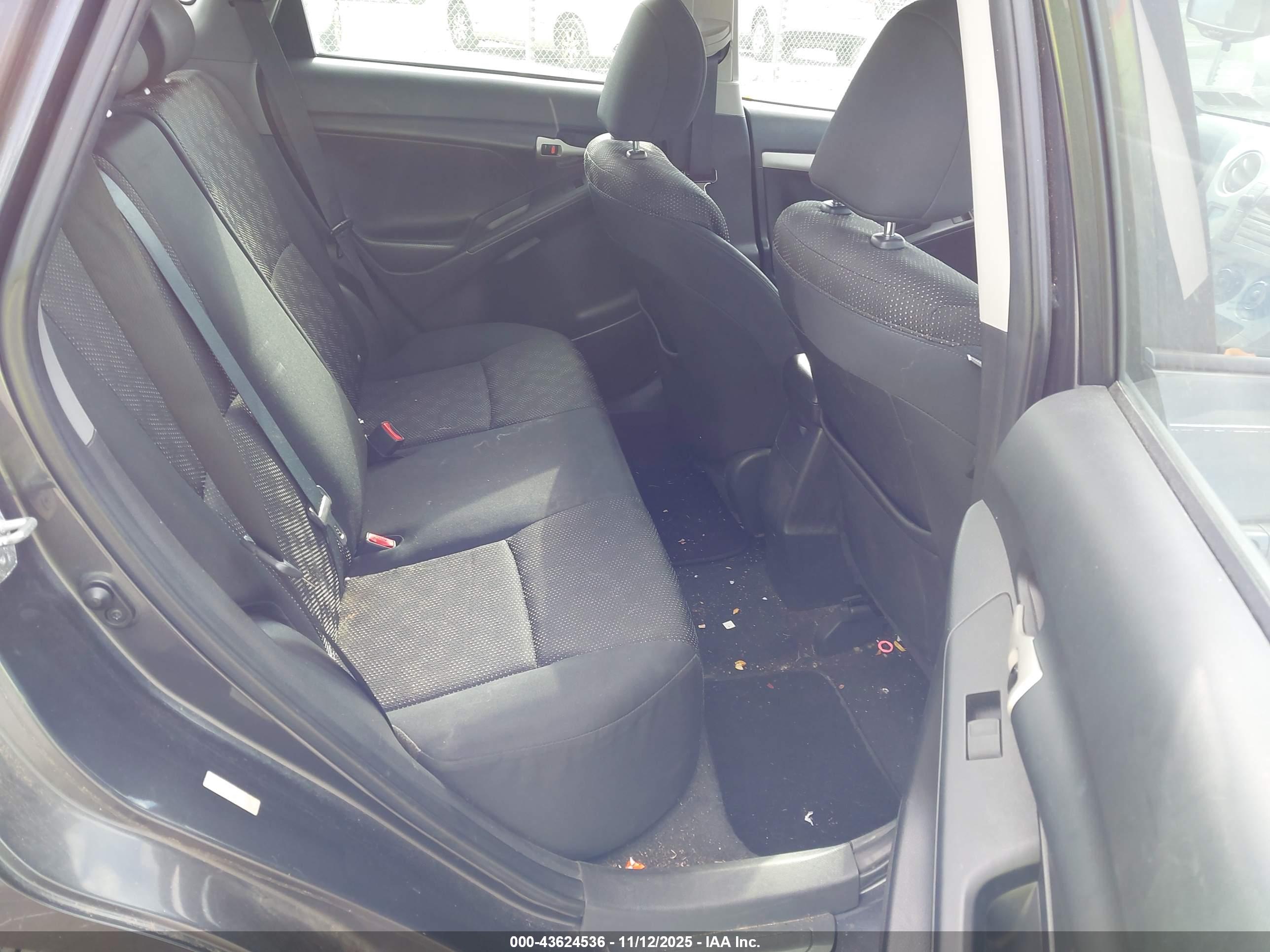 PONTIAC VIBE image 8