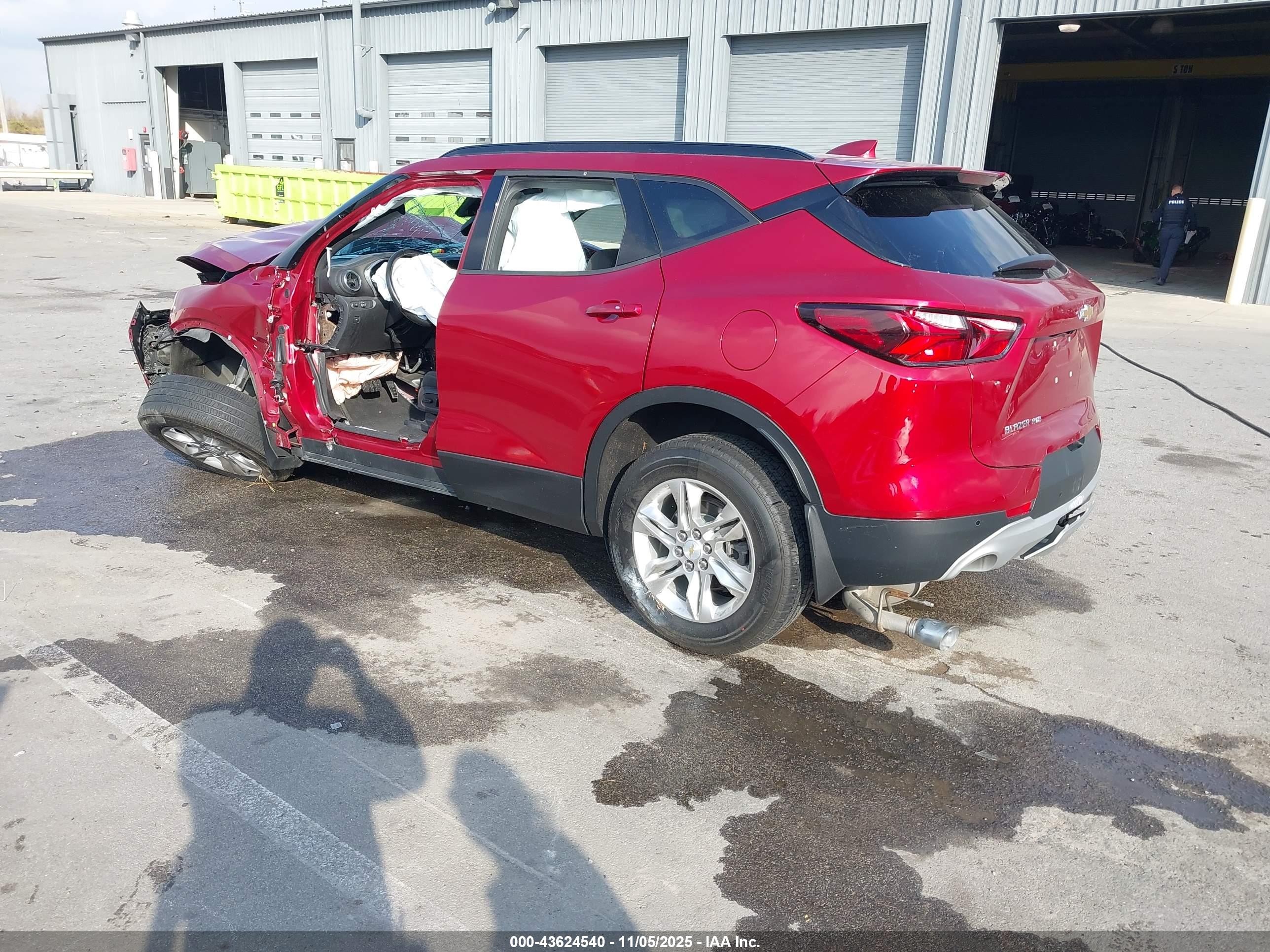 CHEVROLET BLAZER image 3