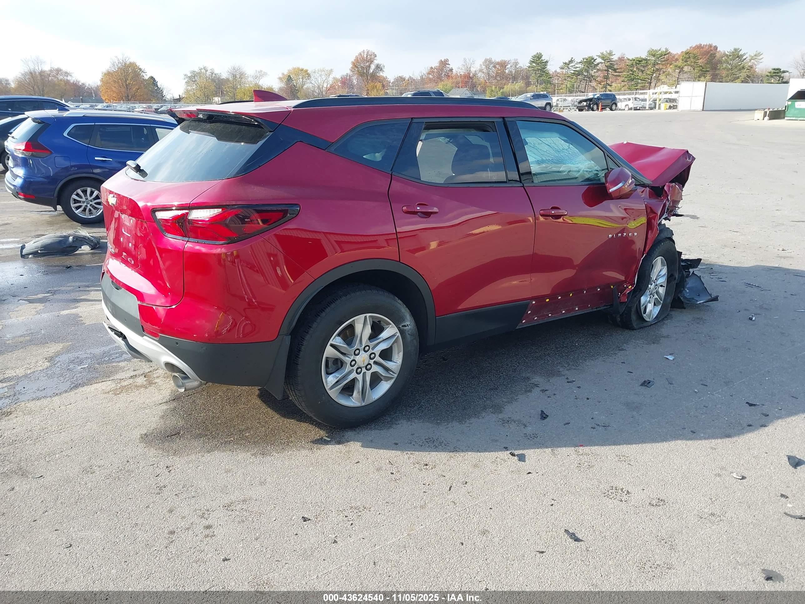 CHEVROLET BLAZER image 4