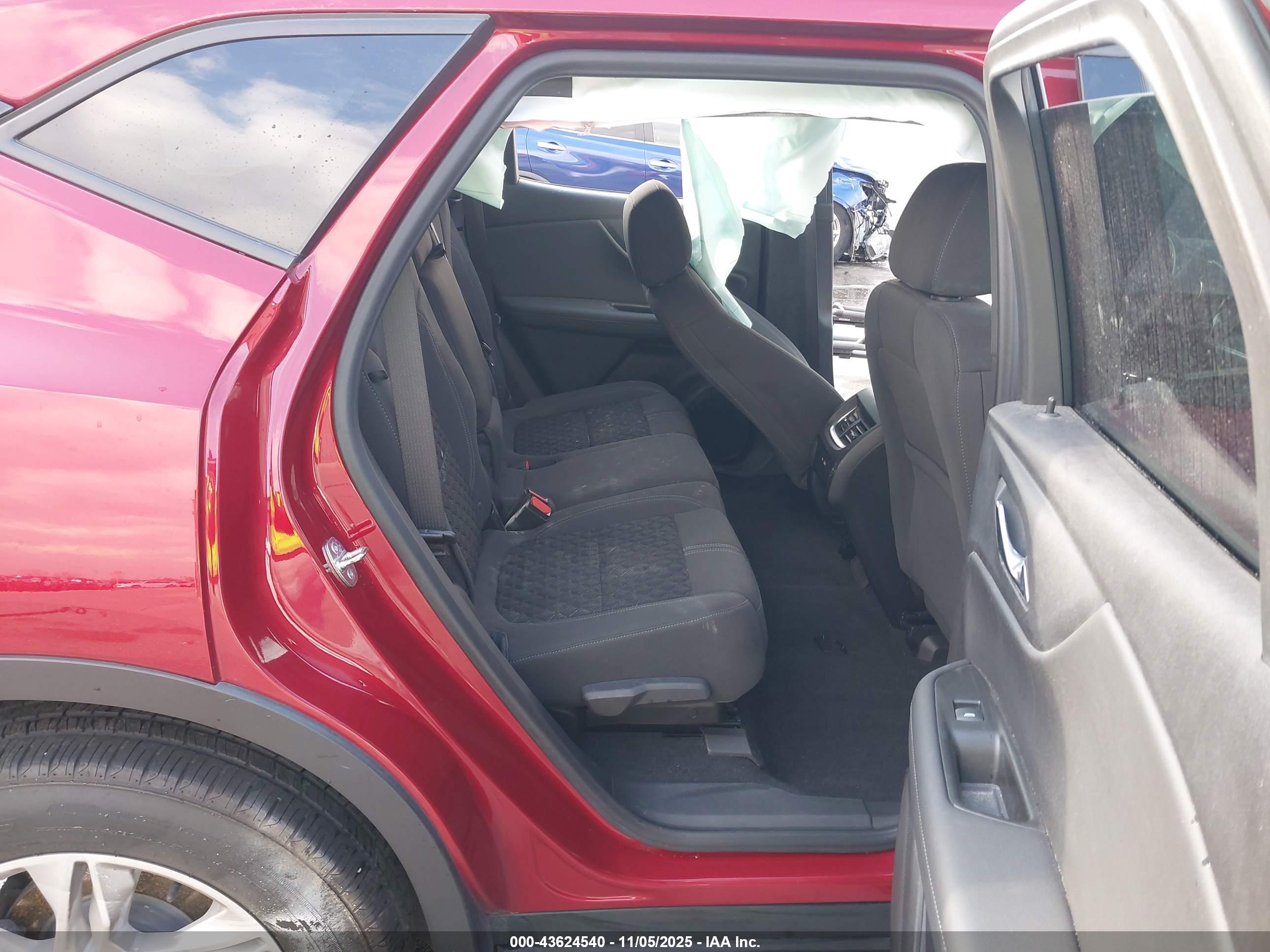 CHEVROLET BLAZER image 8