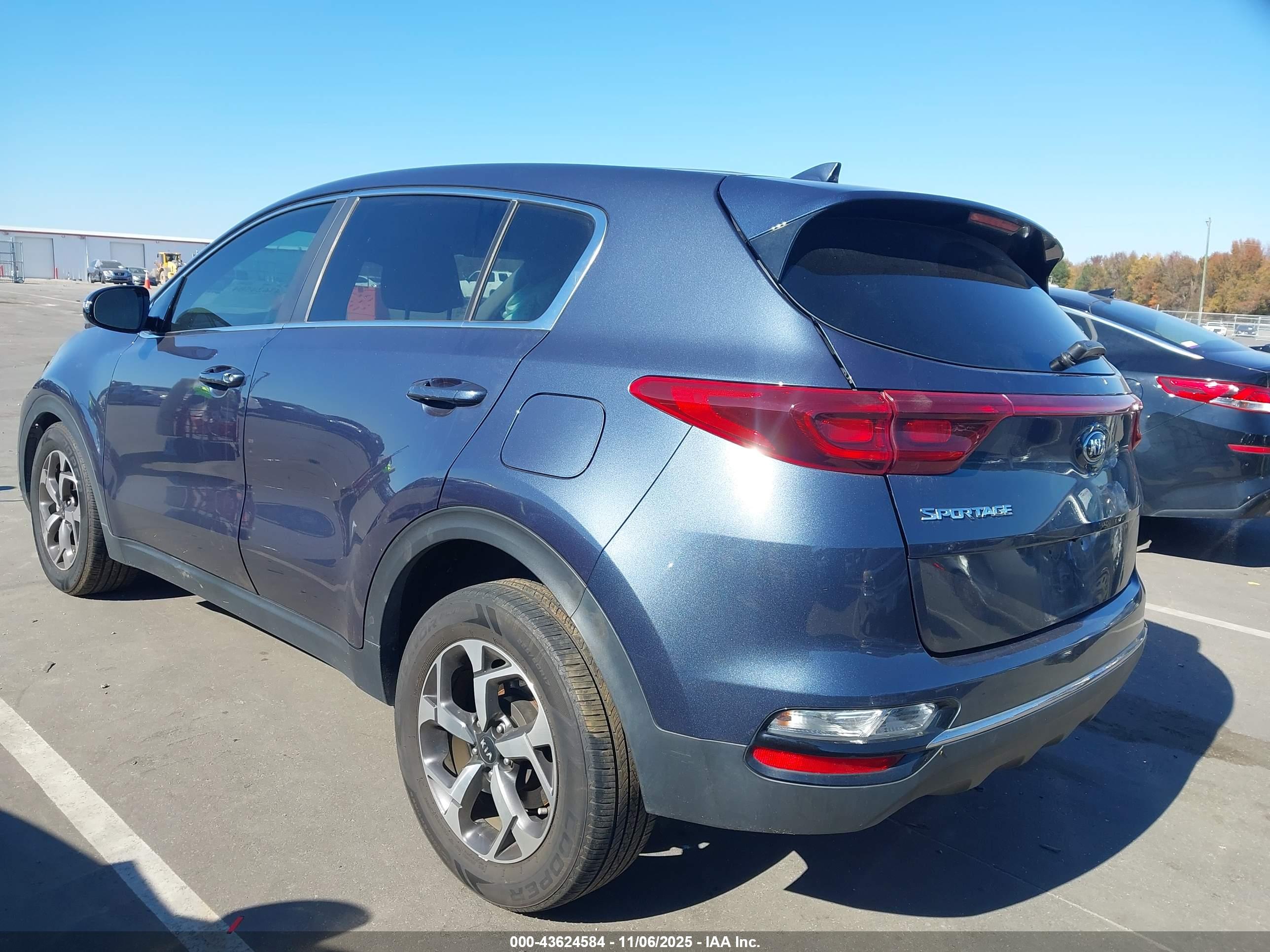 KIA SPORTAGE image 3