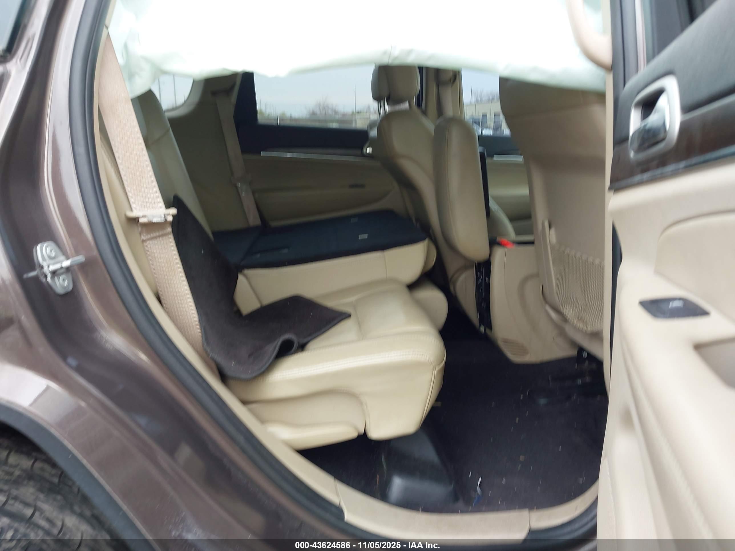 JEEP GRAND image 8