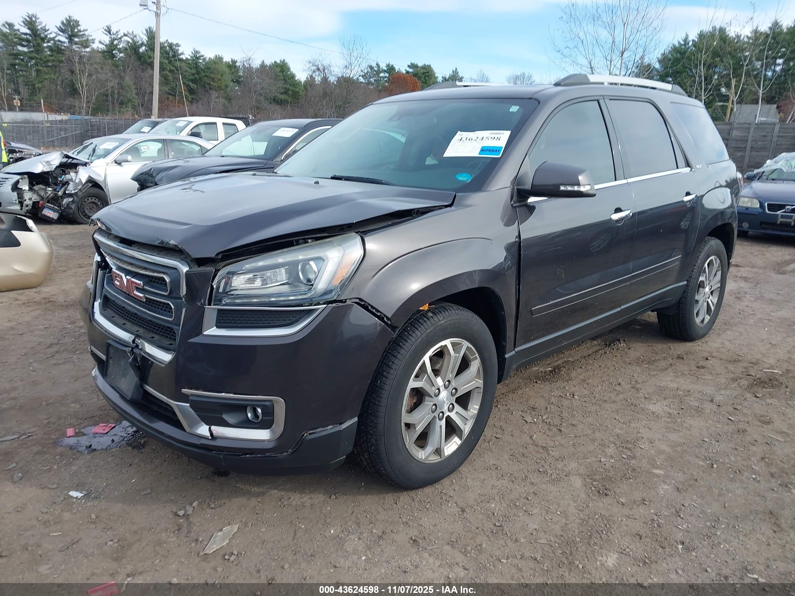 GMC ACADIA image 6