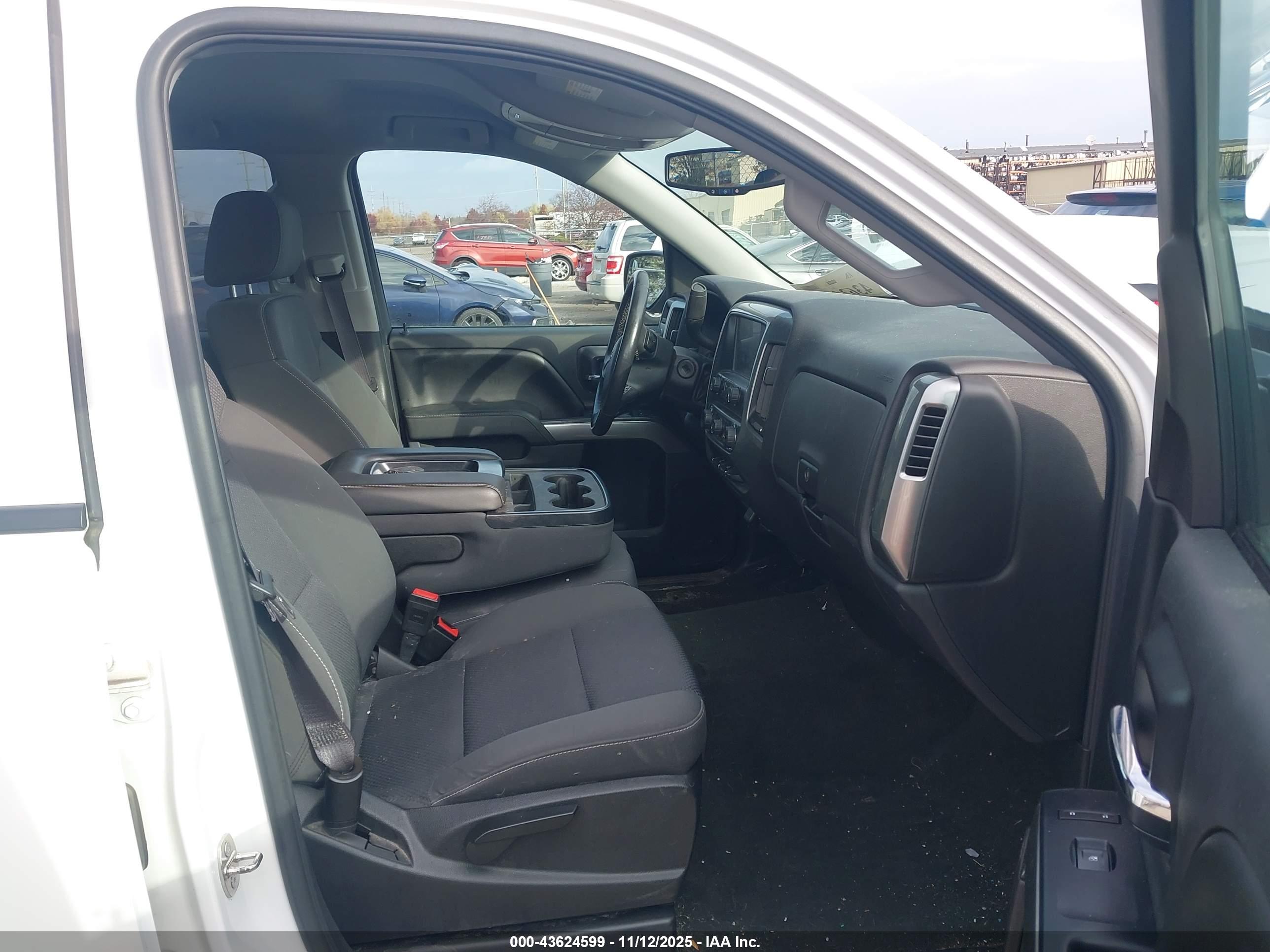 CHEVROLET SILVERADO image 5
