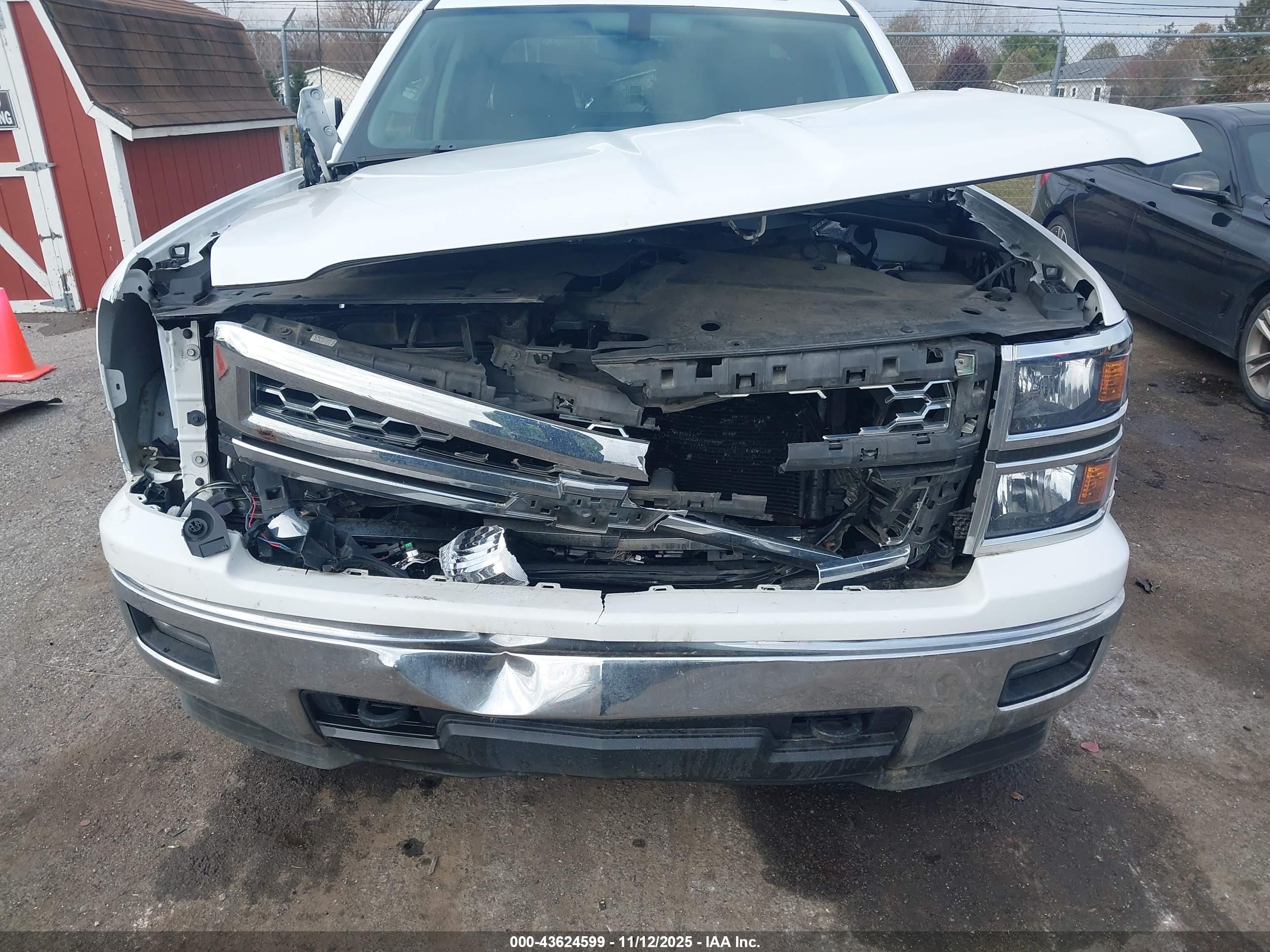 CHEVROLET SILVERADO image 6