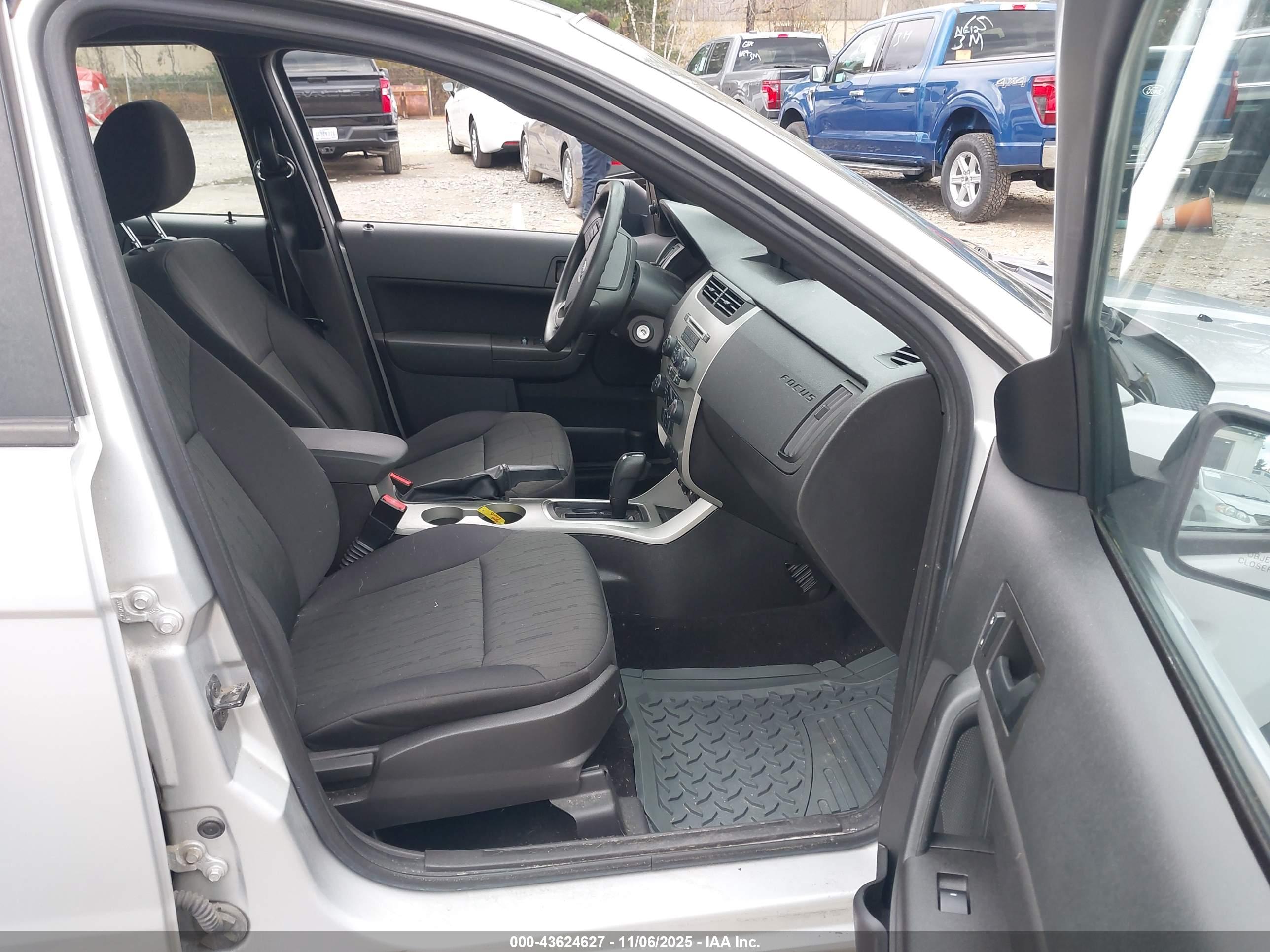 FORD FOCUS image 5