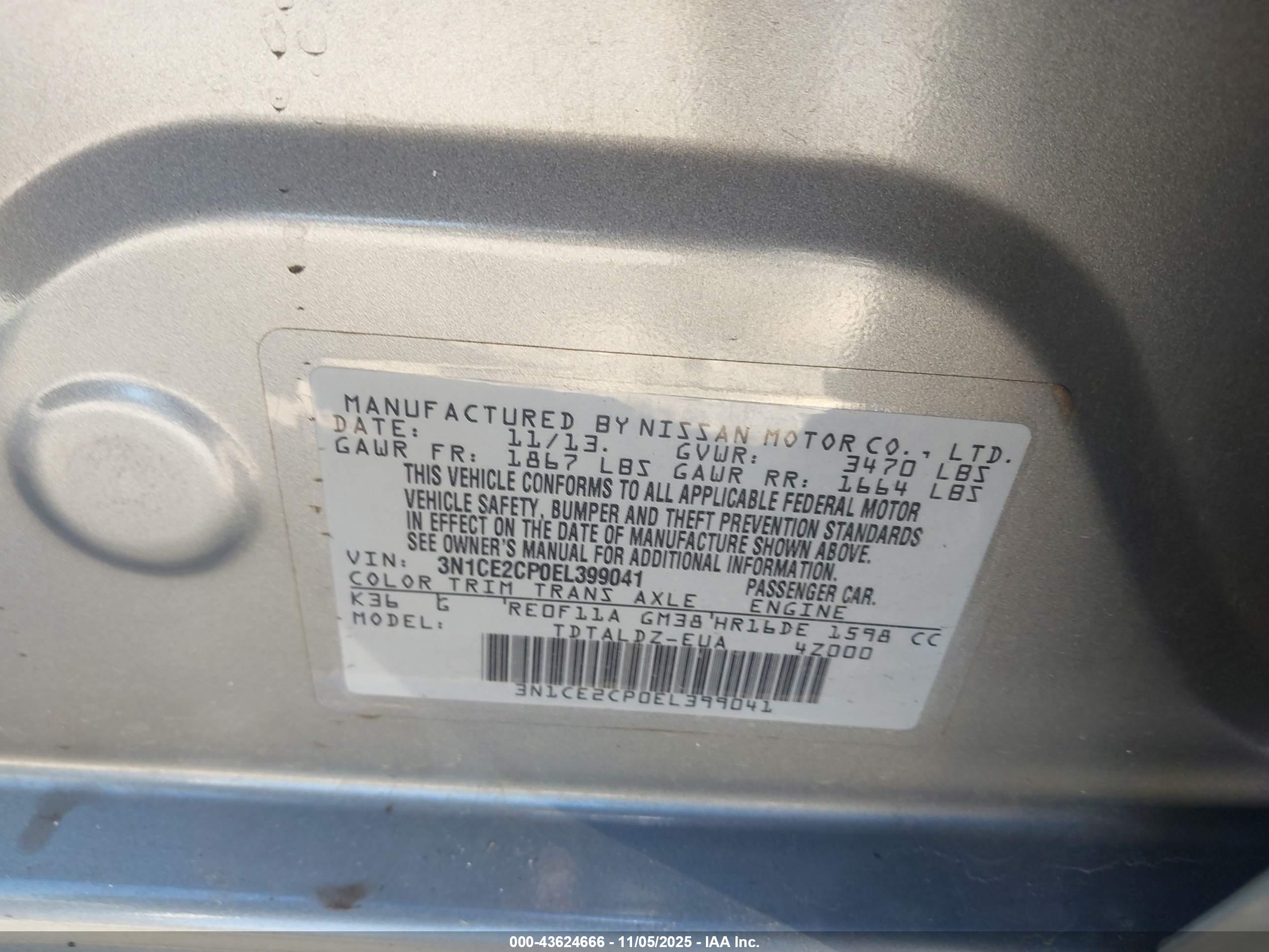 NISSAN VERSA image 9