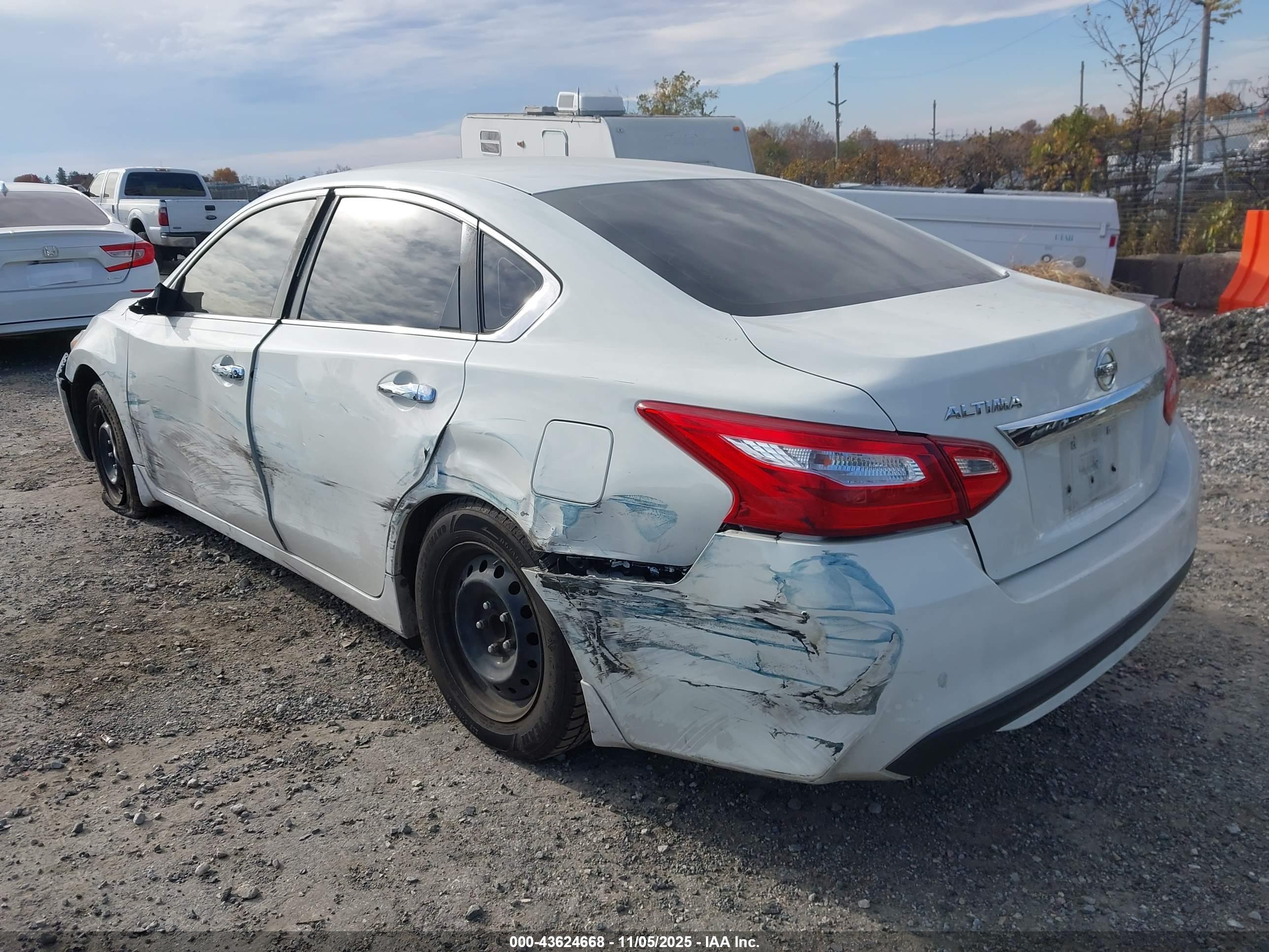 NISSAN ALTIMA image 3