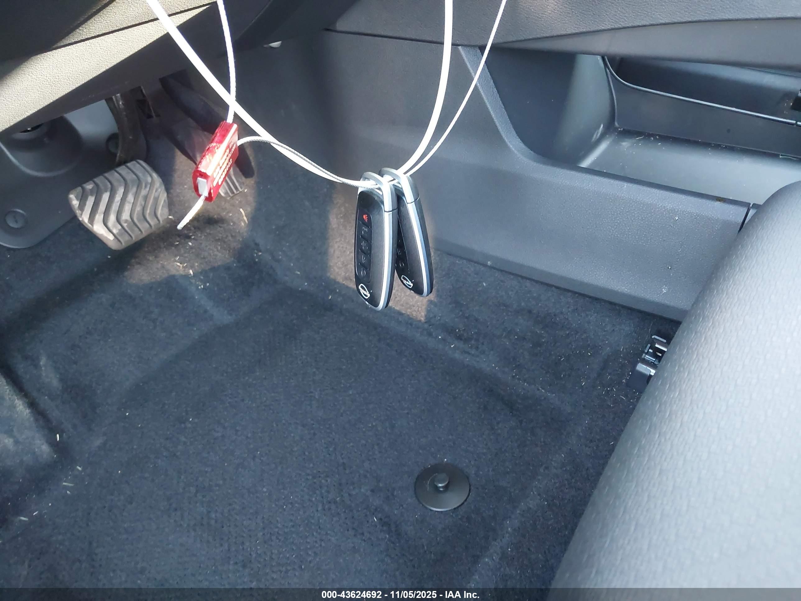 NISSAN ROGUE image 11