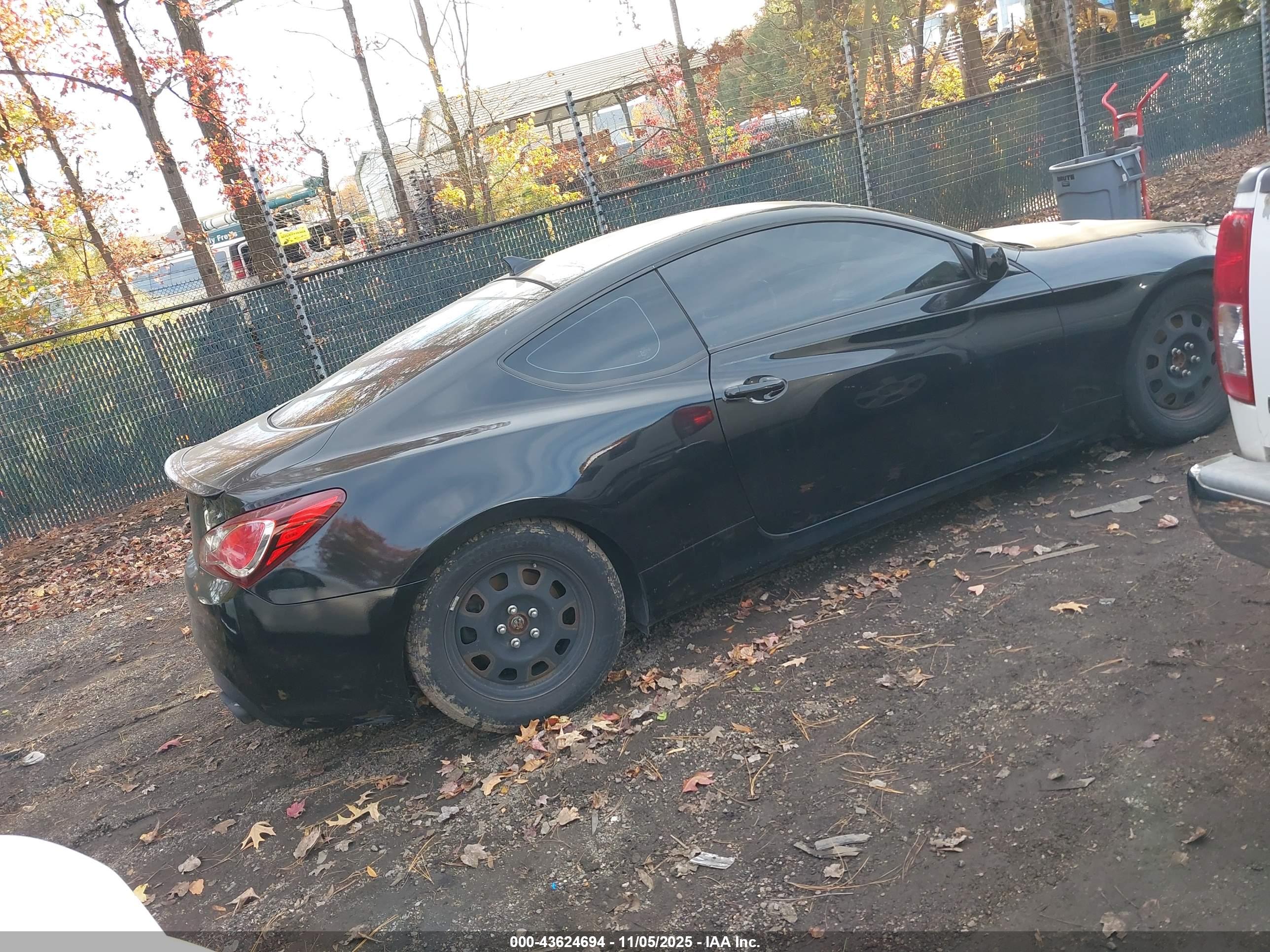 HYUNDAI GENESIS image 4