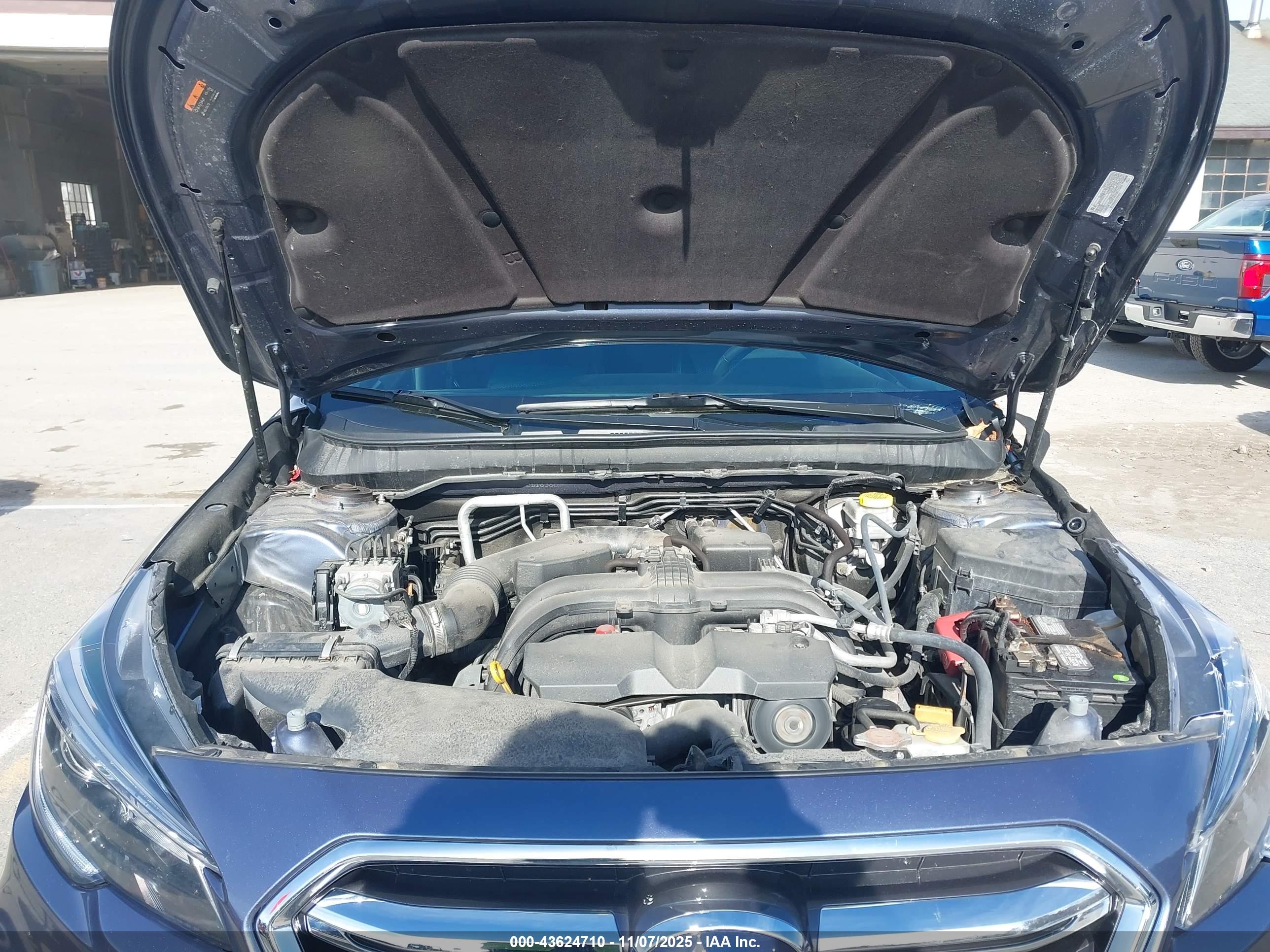 SUBARU OUTBACK image 10