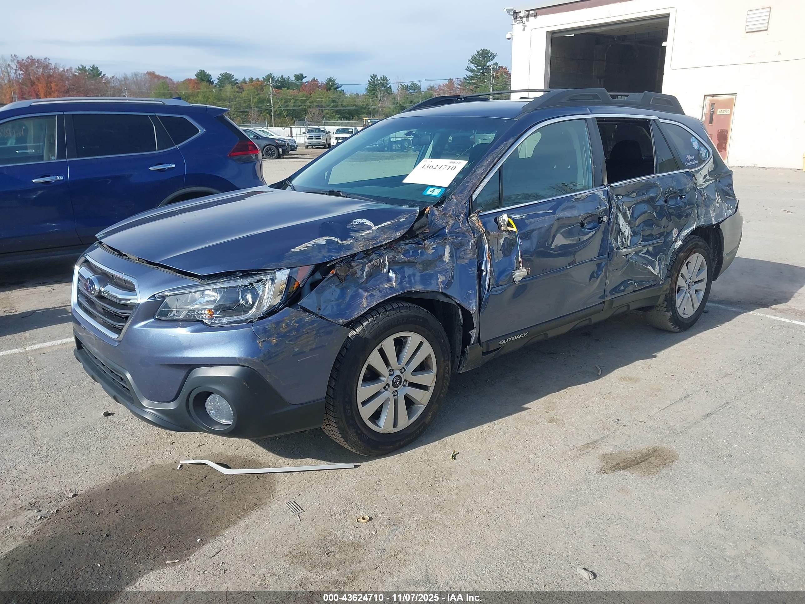 SUBARU OUTBACK image 2