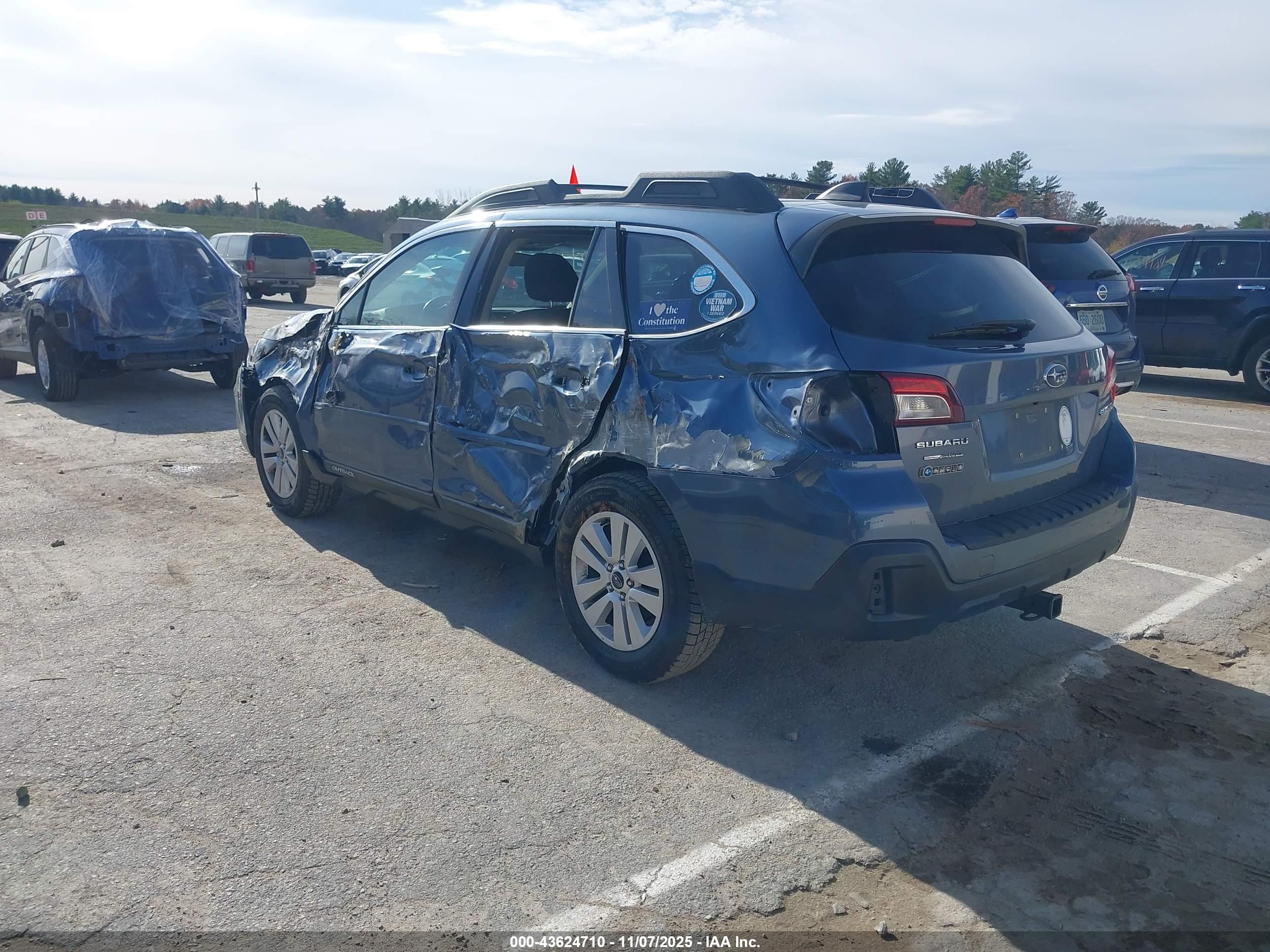 SUBARU OUTBACK image 3