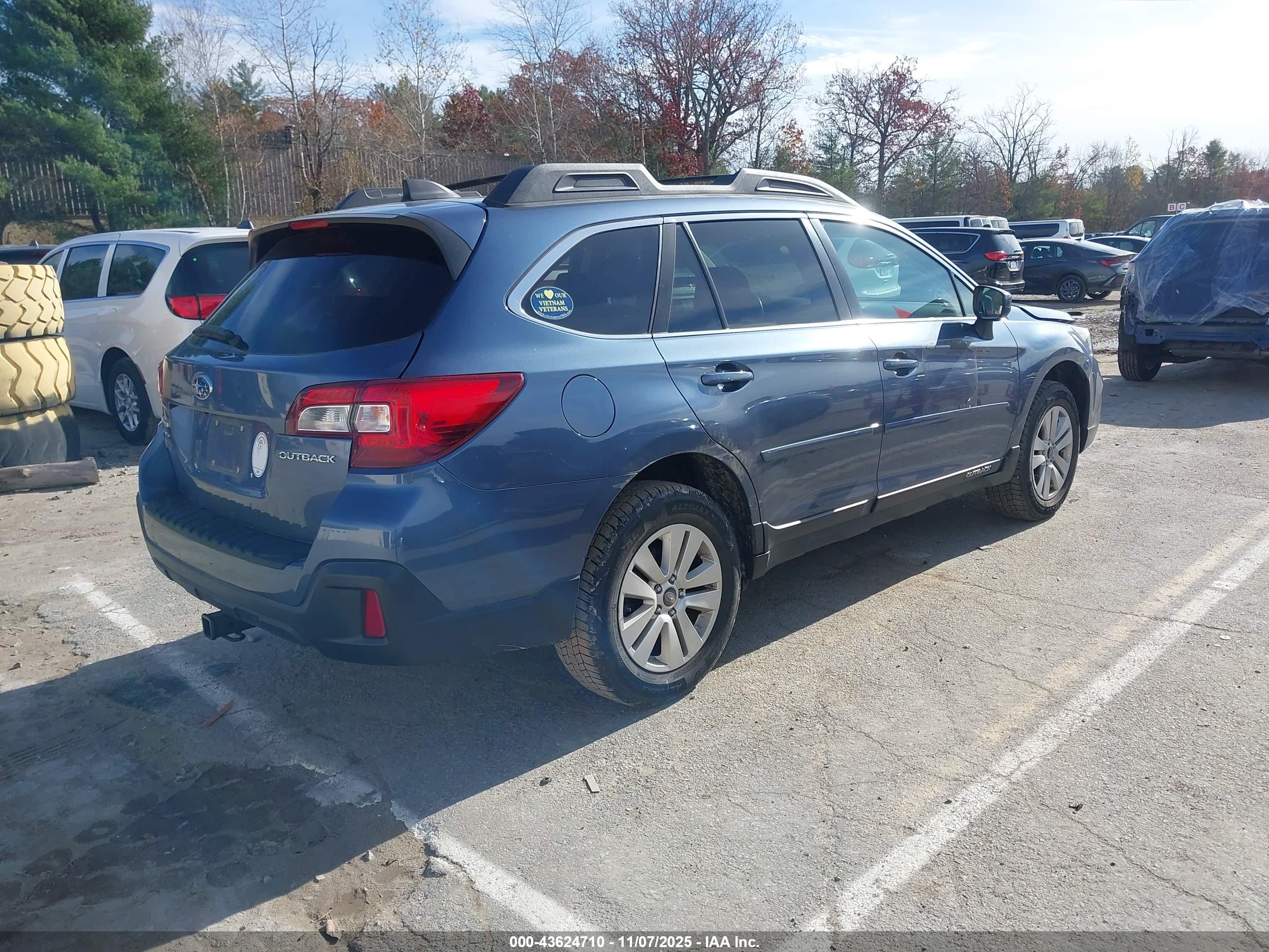 SUBARU OUTBACK image 4