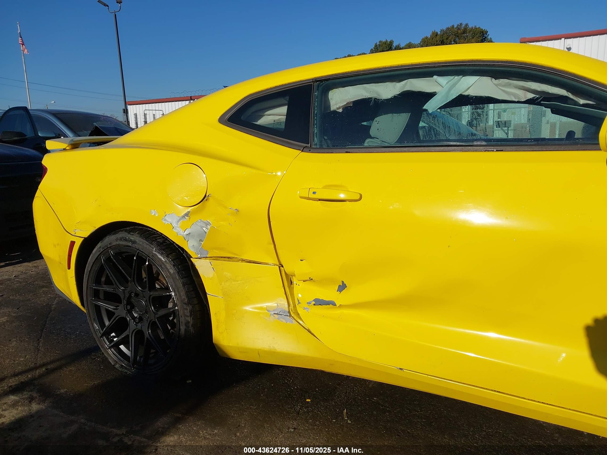 CHEVROLET CAMARO image 6