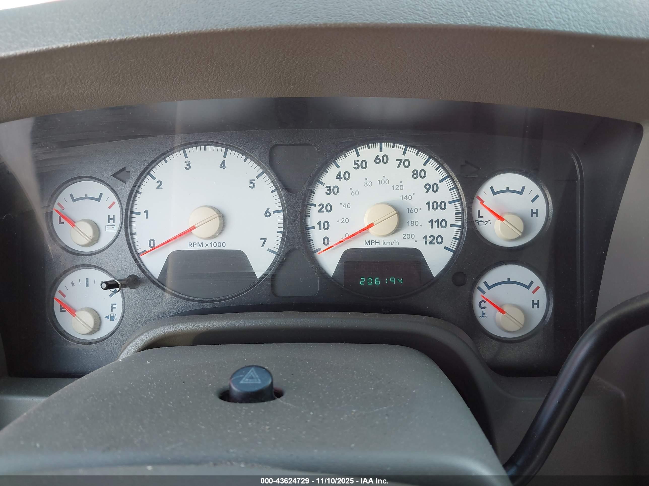 DODGE RAM image 7
