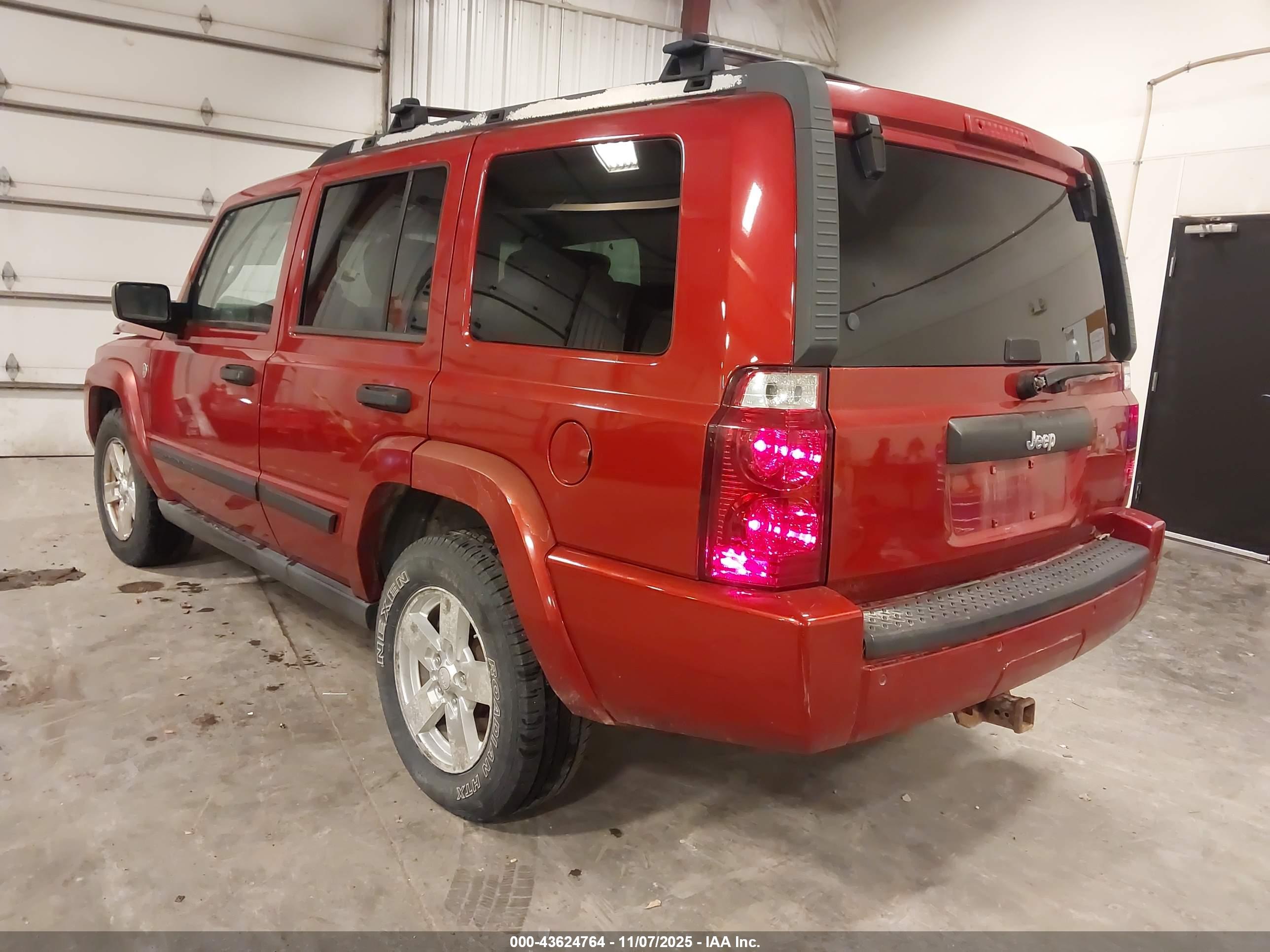 JEEP COMMANDER image 3