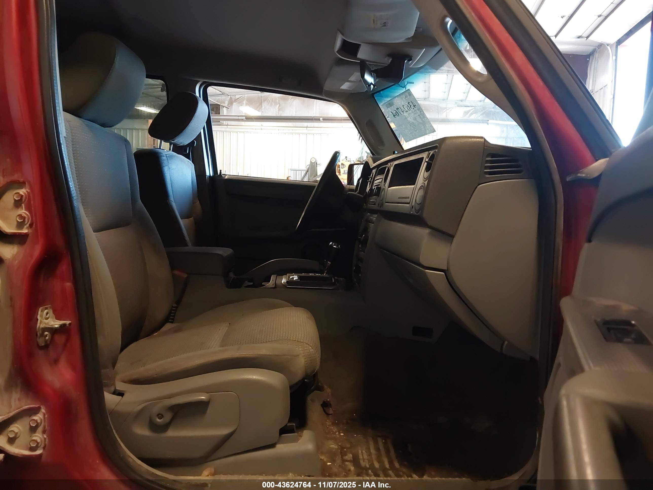 JEEP COMMANDER image 5