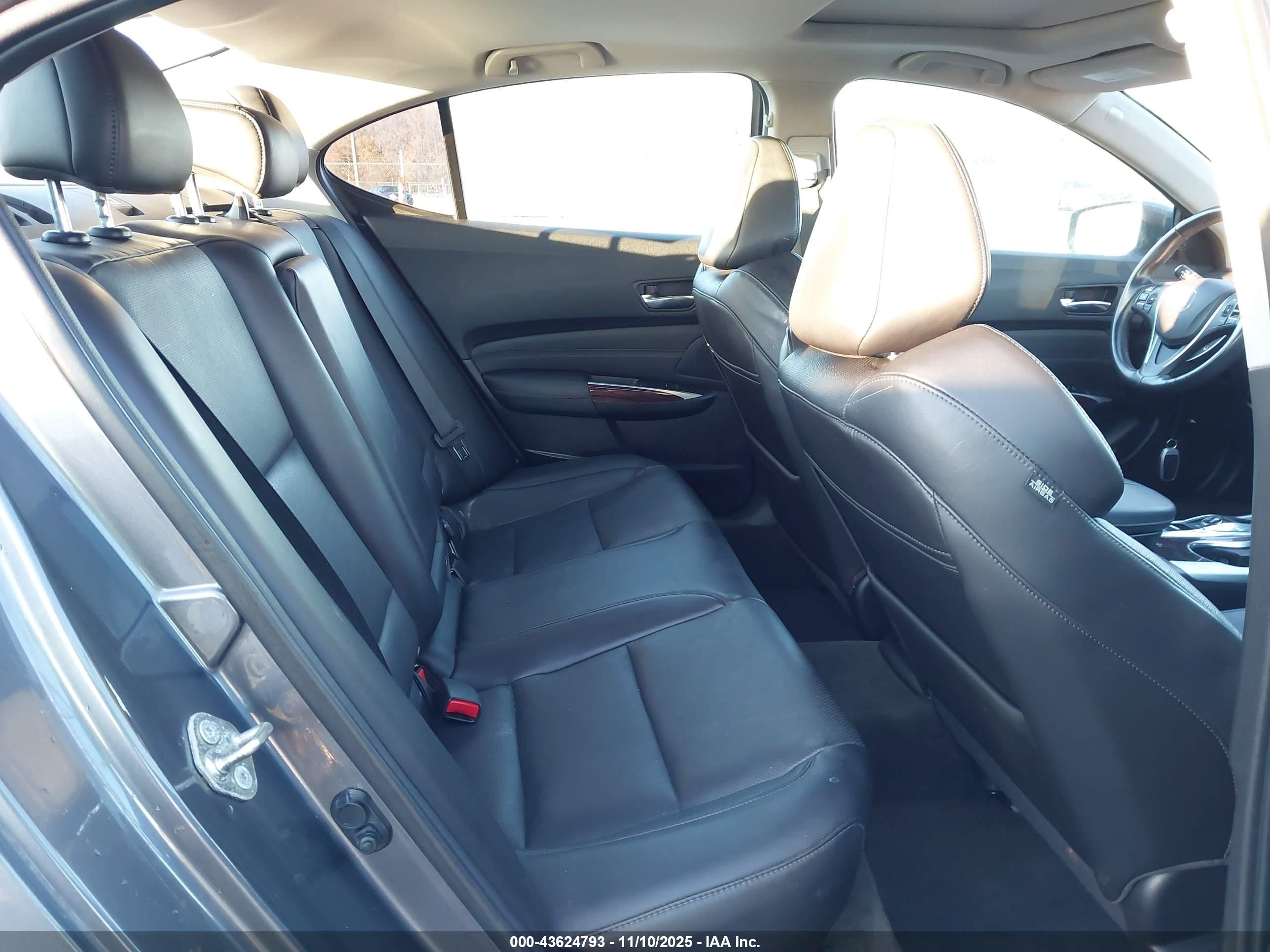 ACURA TLX image 8