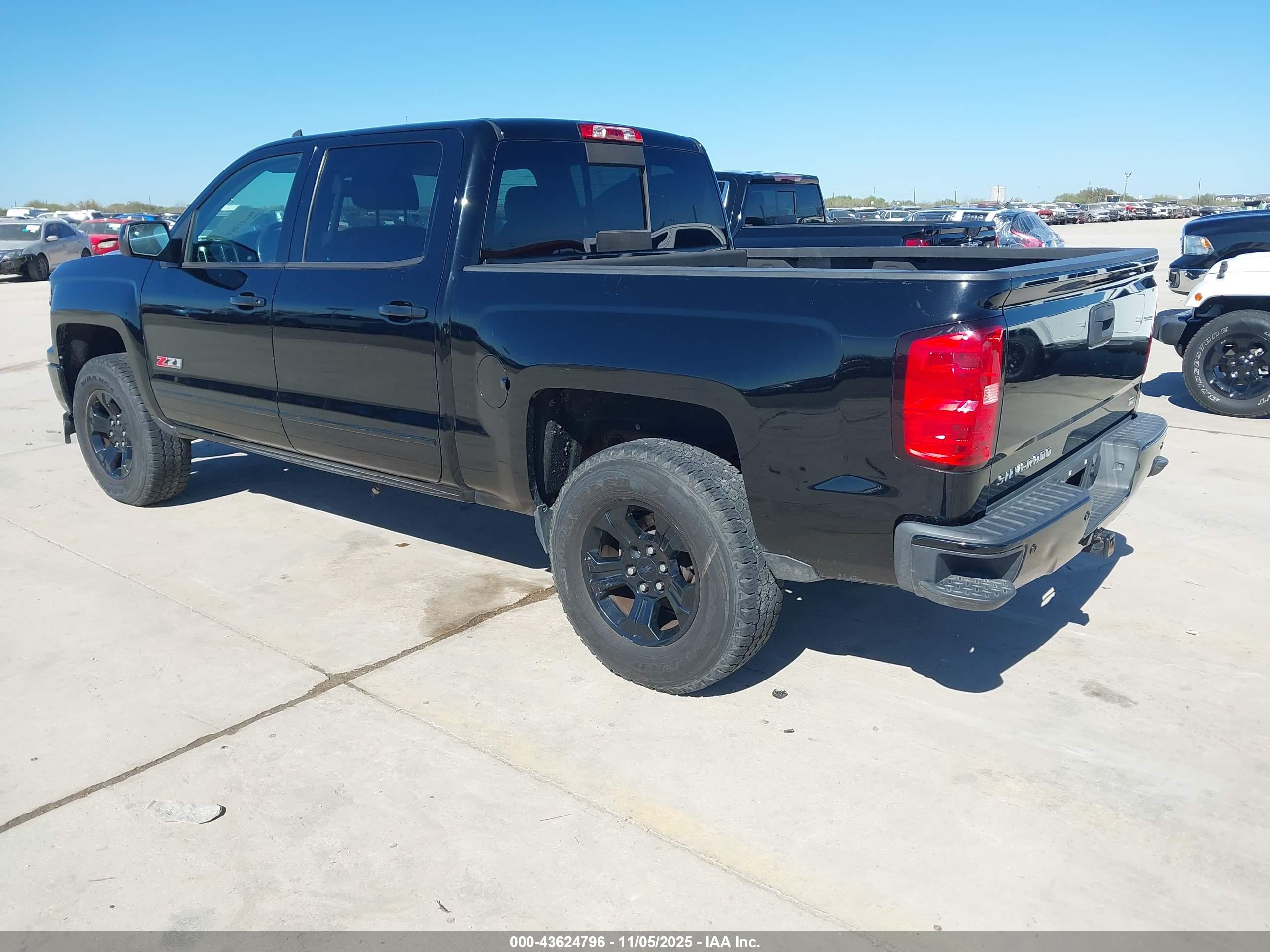 CHEVROLET SILVERADO image 3