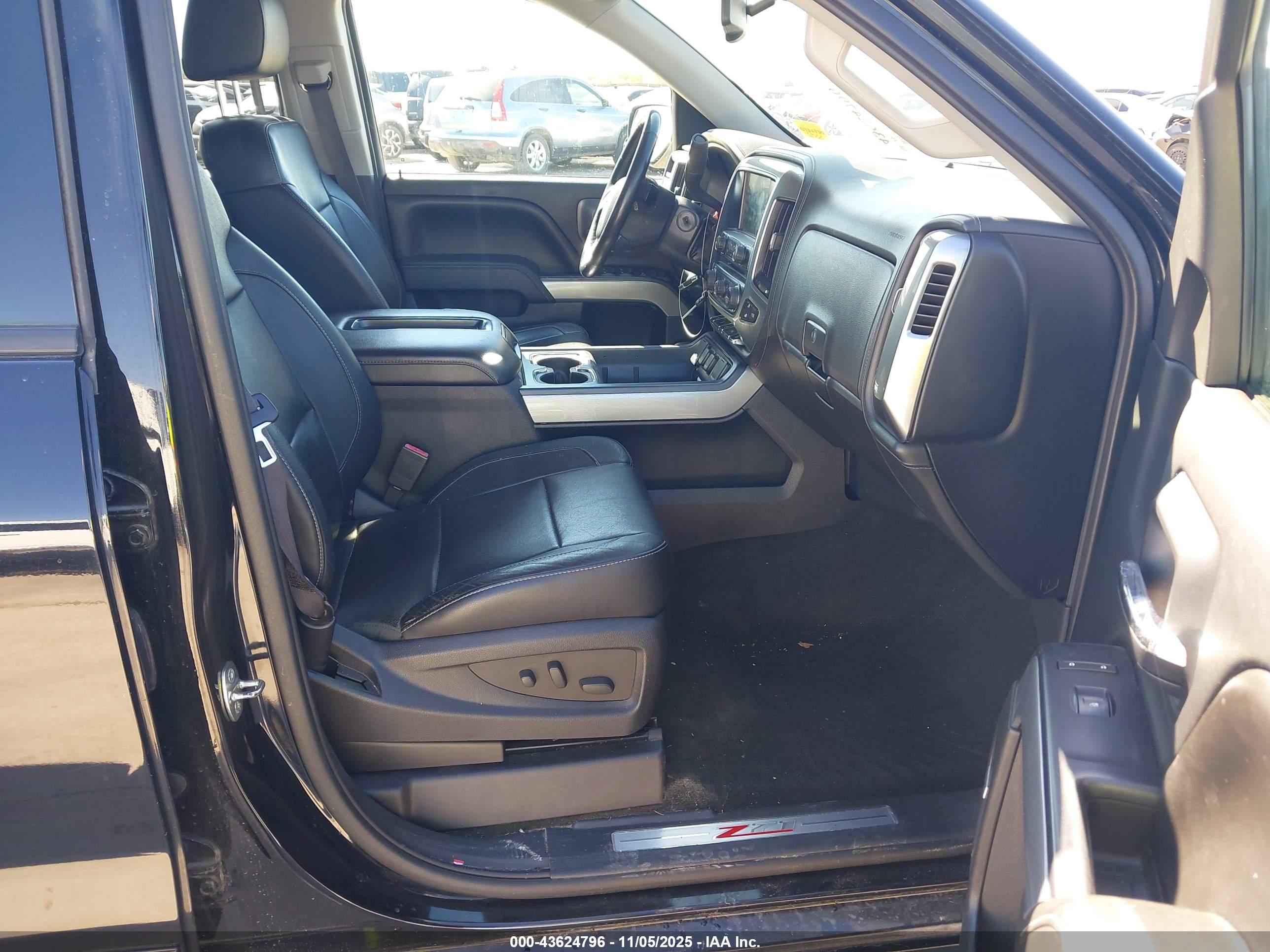 CHEVROLET SILVERADO image 5