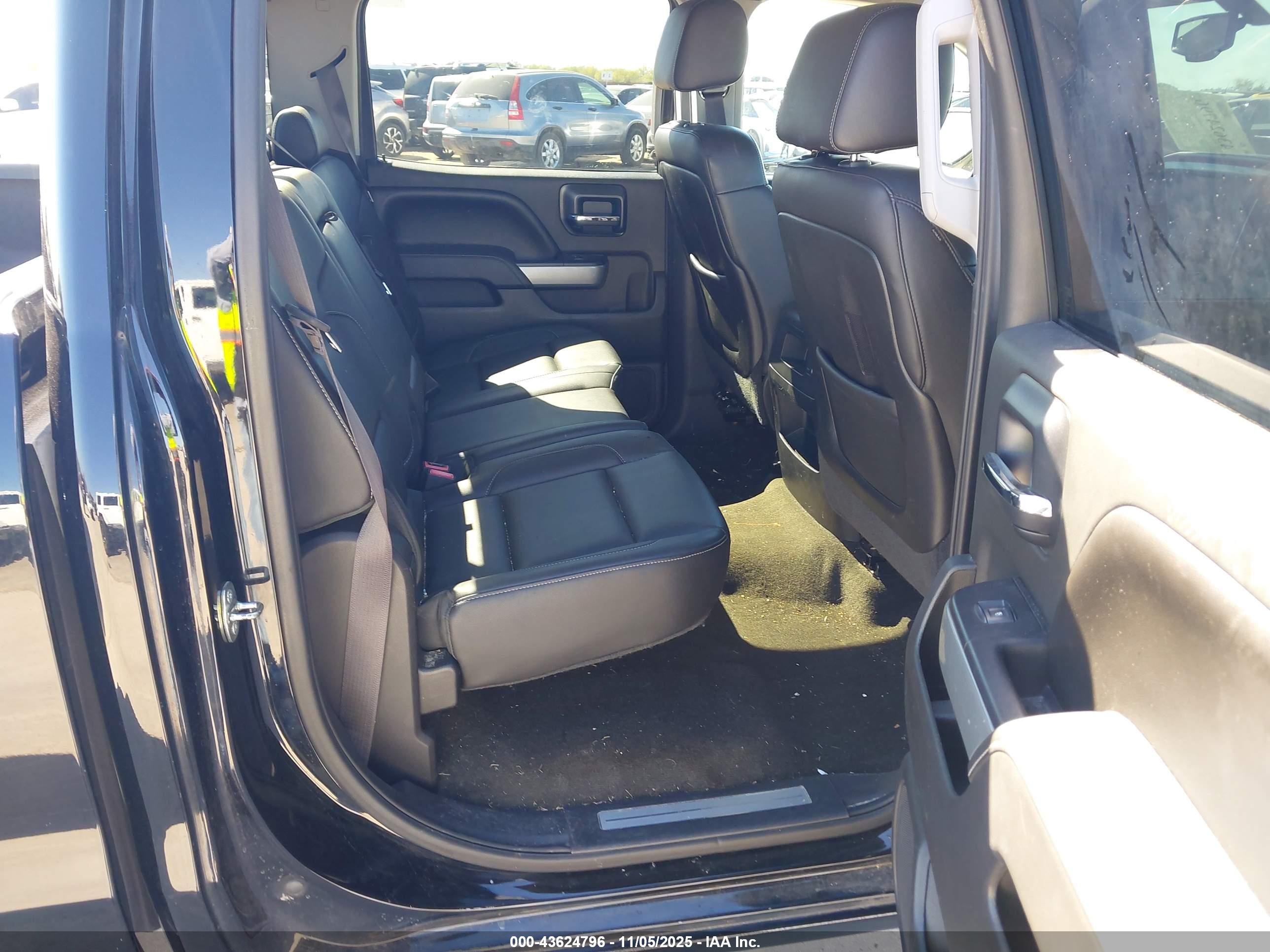 CHEVROLET SILVERADO image 8