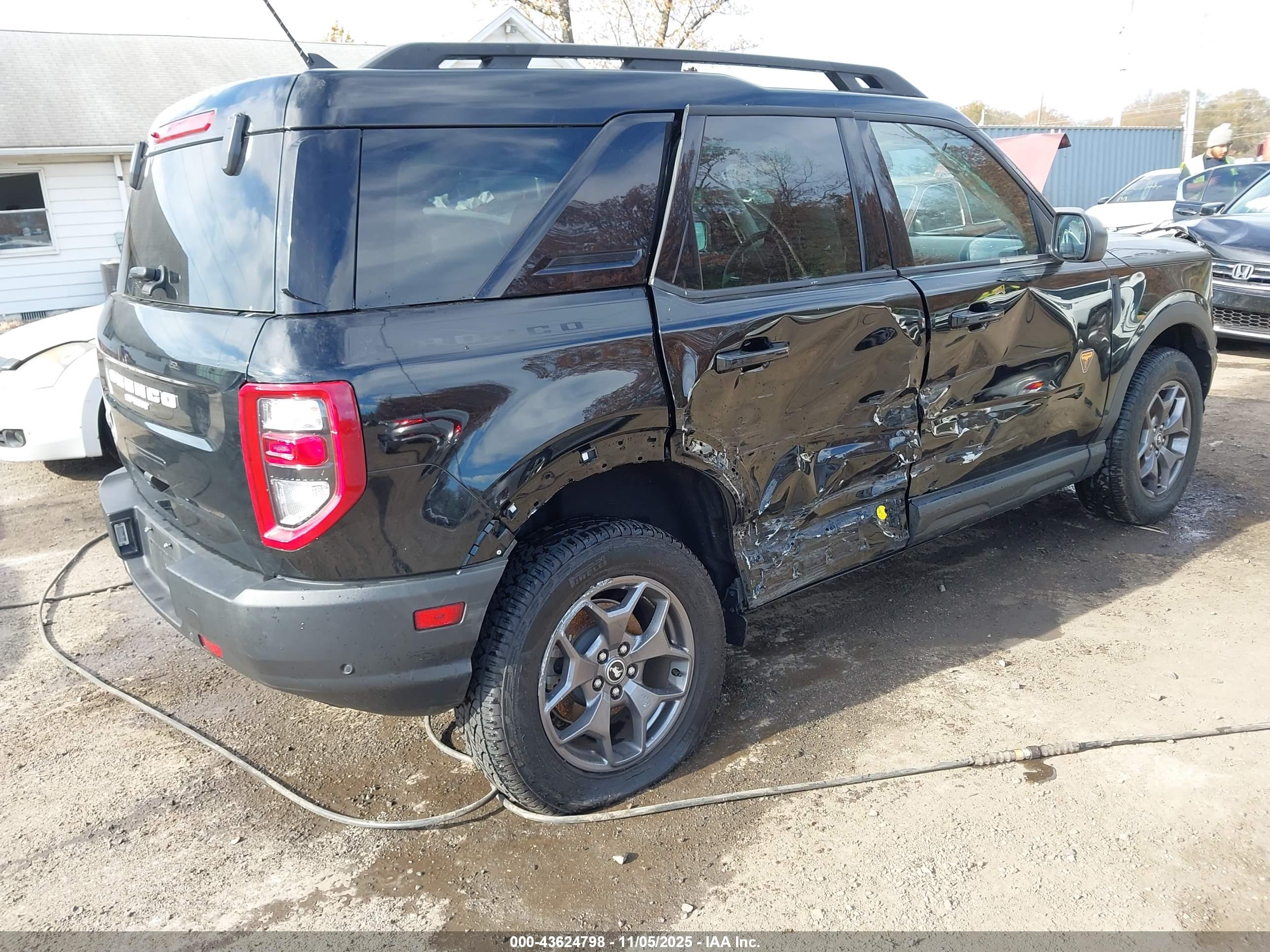 FORD BRONCO image 4