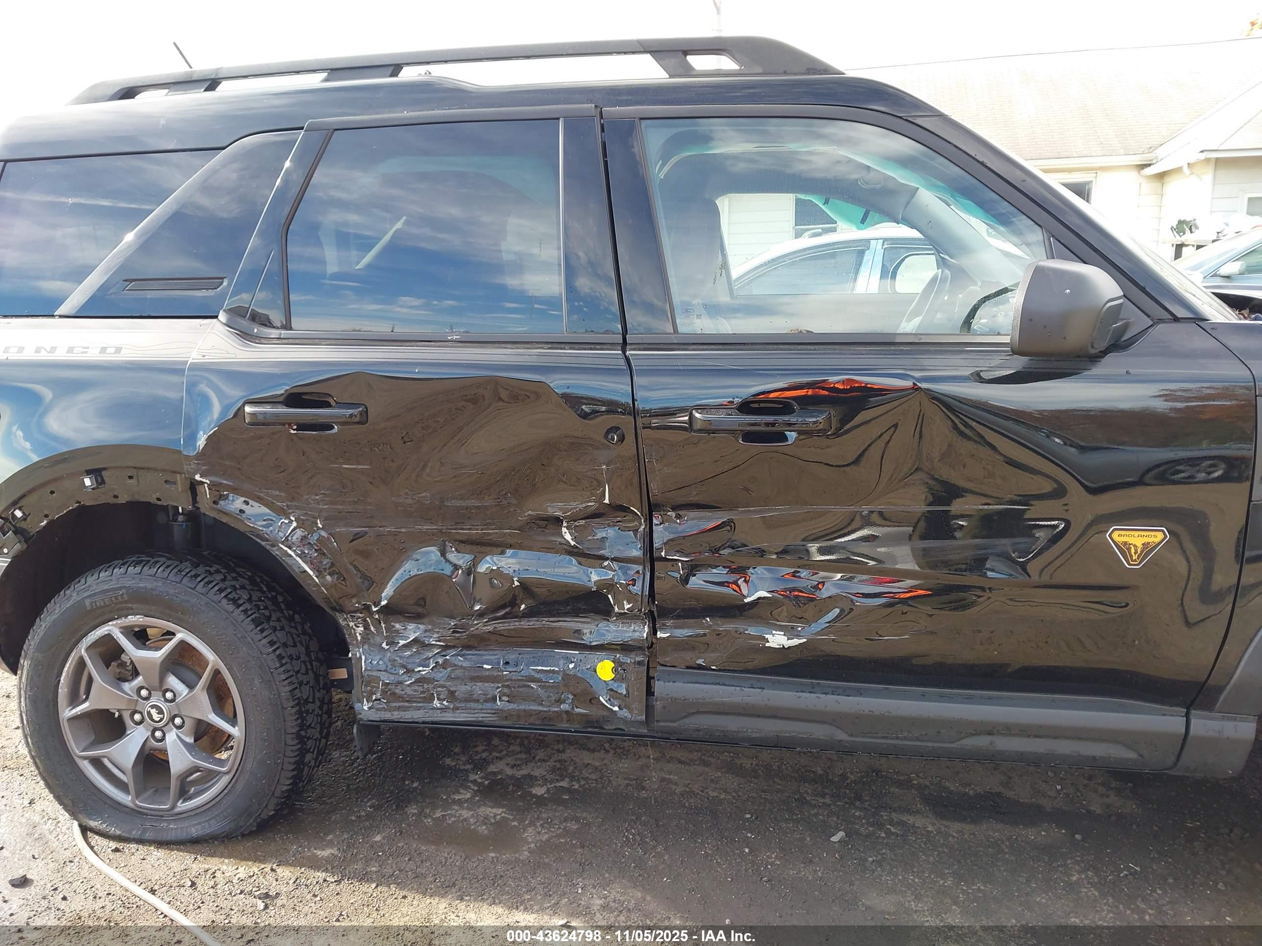 FORD BRONCO image 6