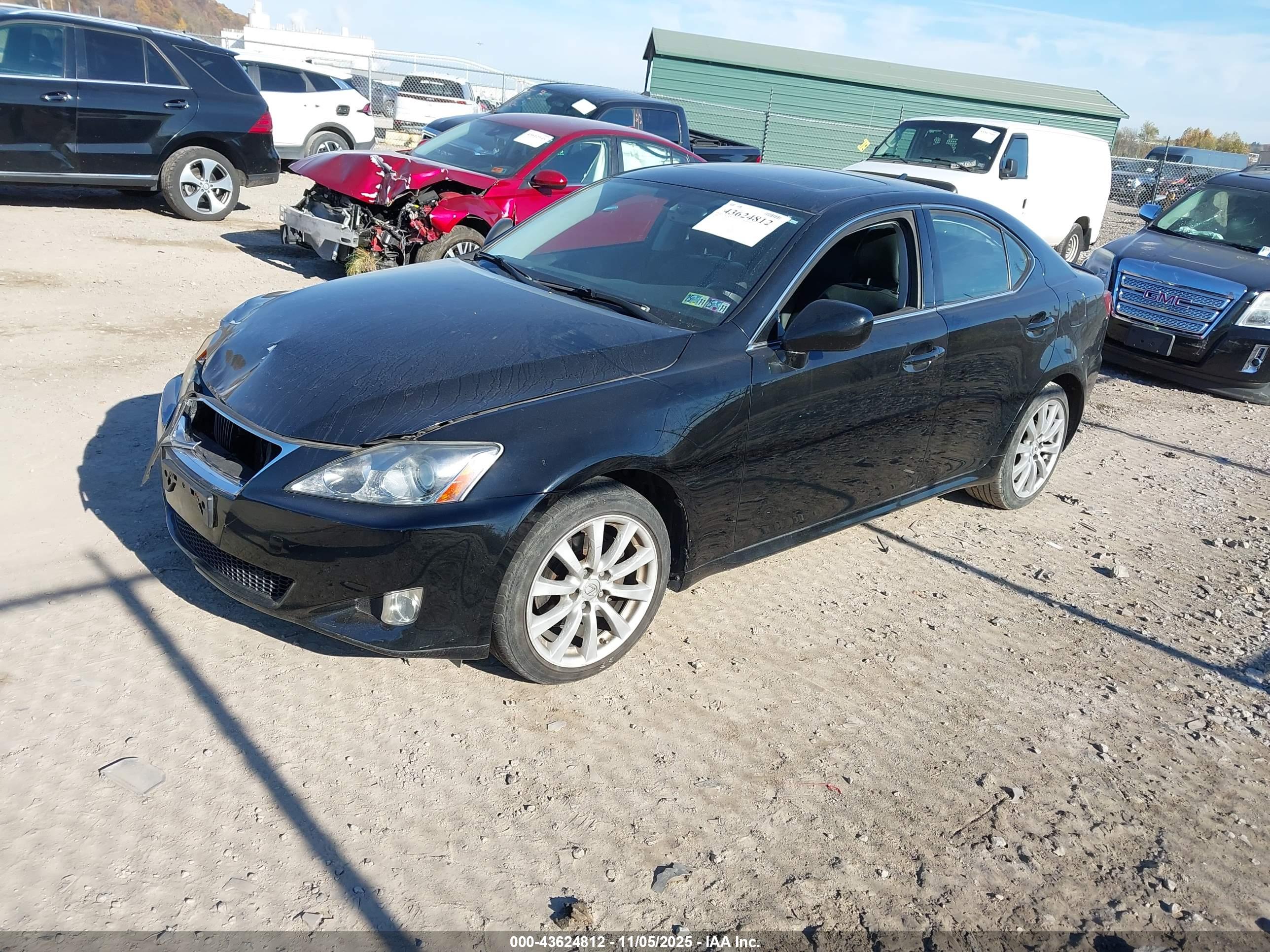 LEXUS IS image 2