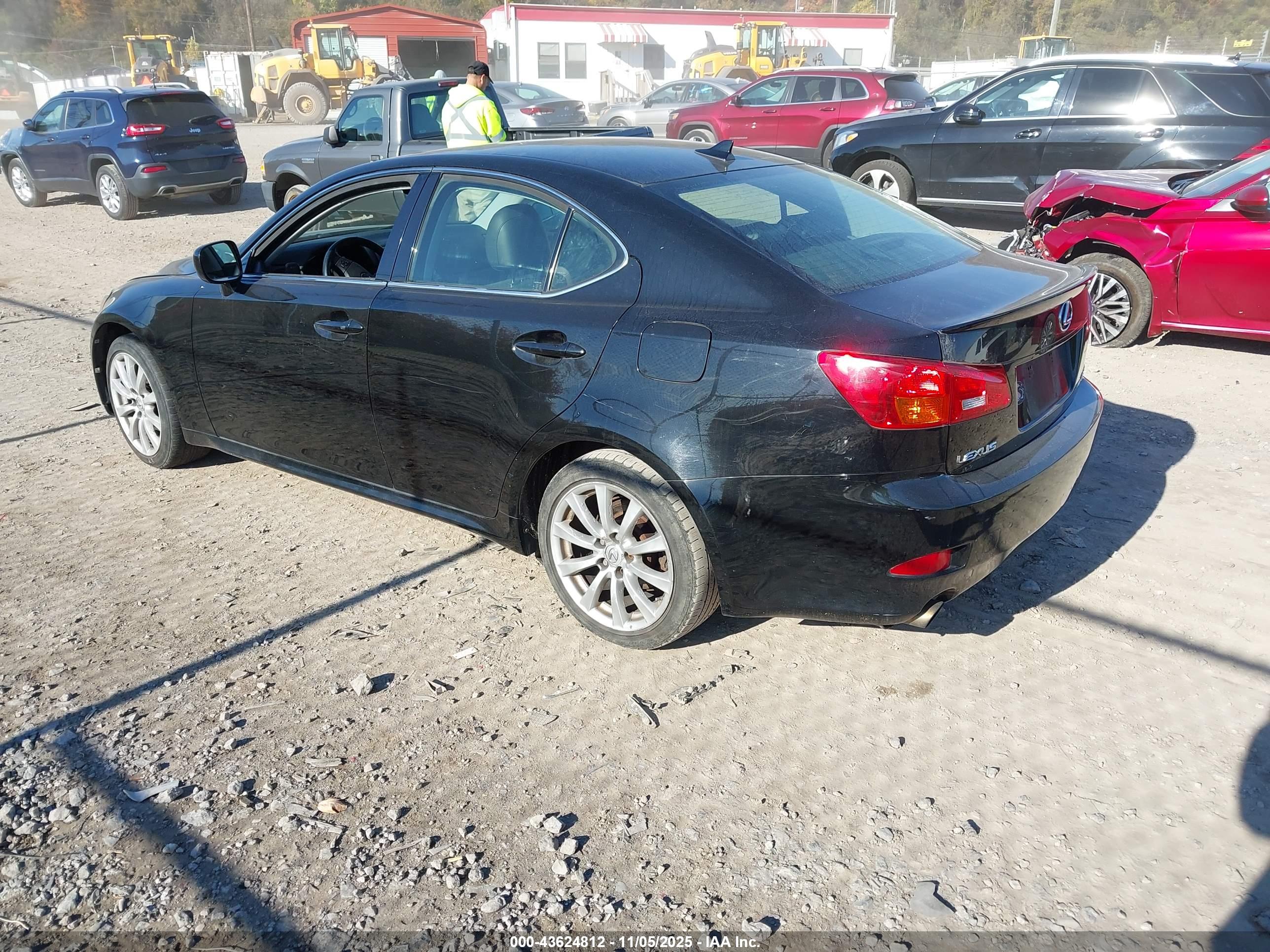 LEXUS IS image 3