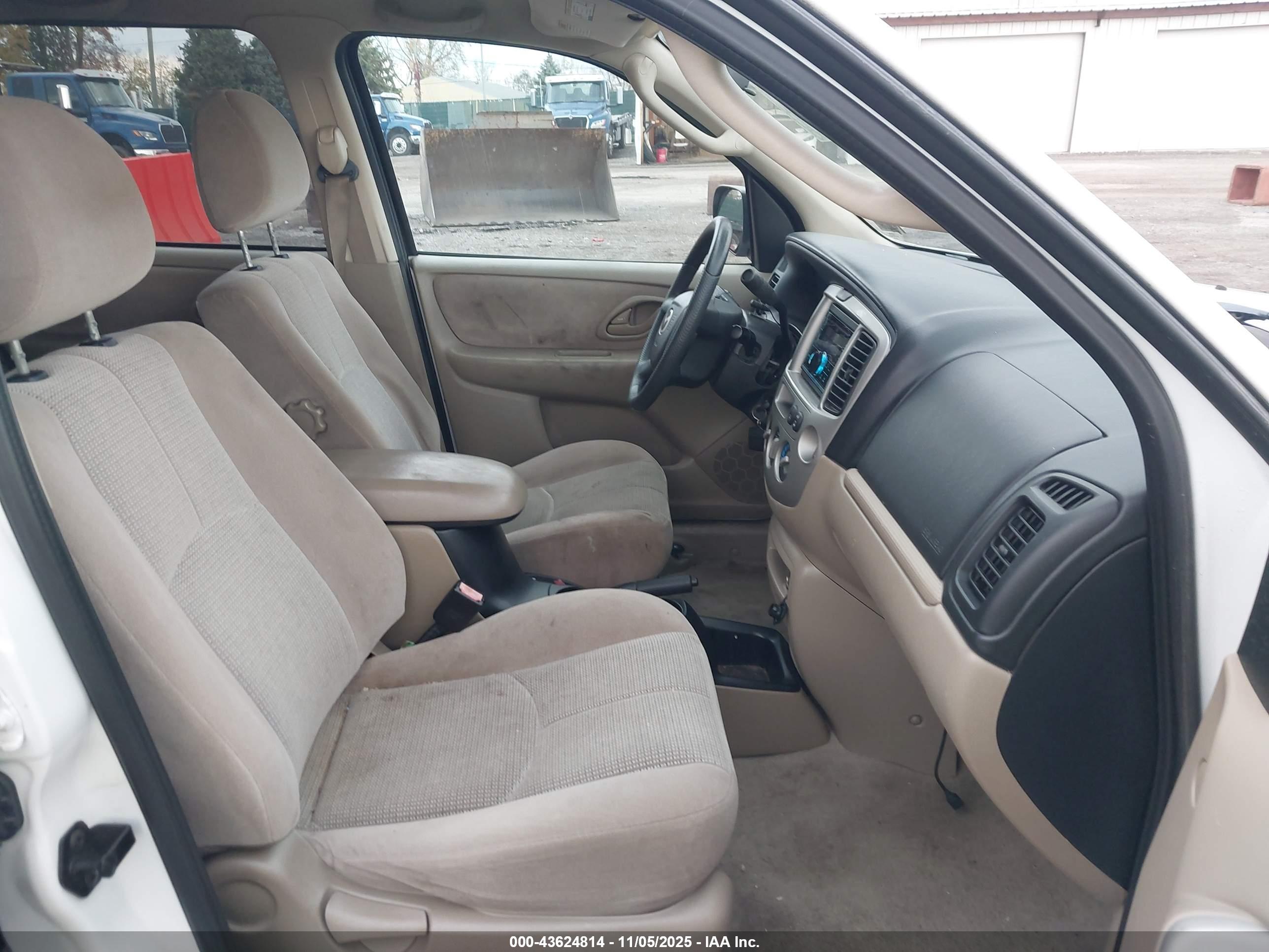 MAZDA TRIBUTE image 5