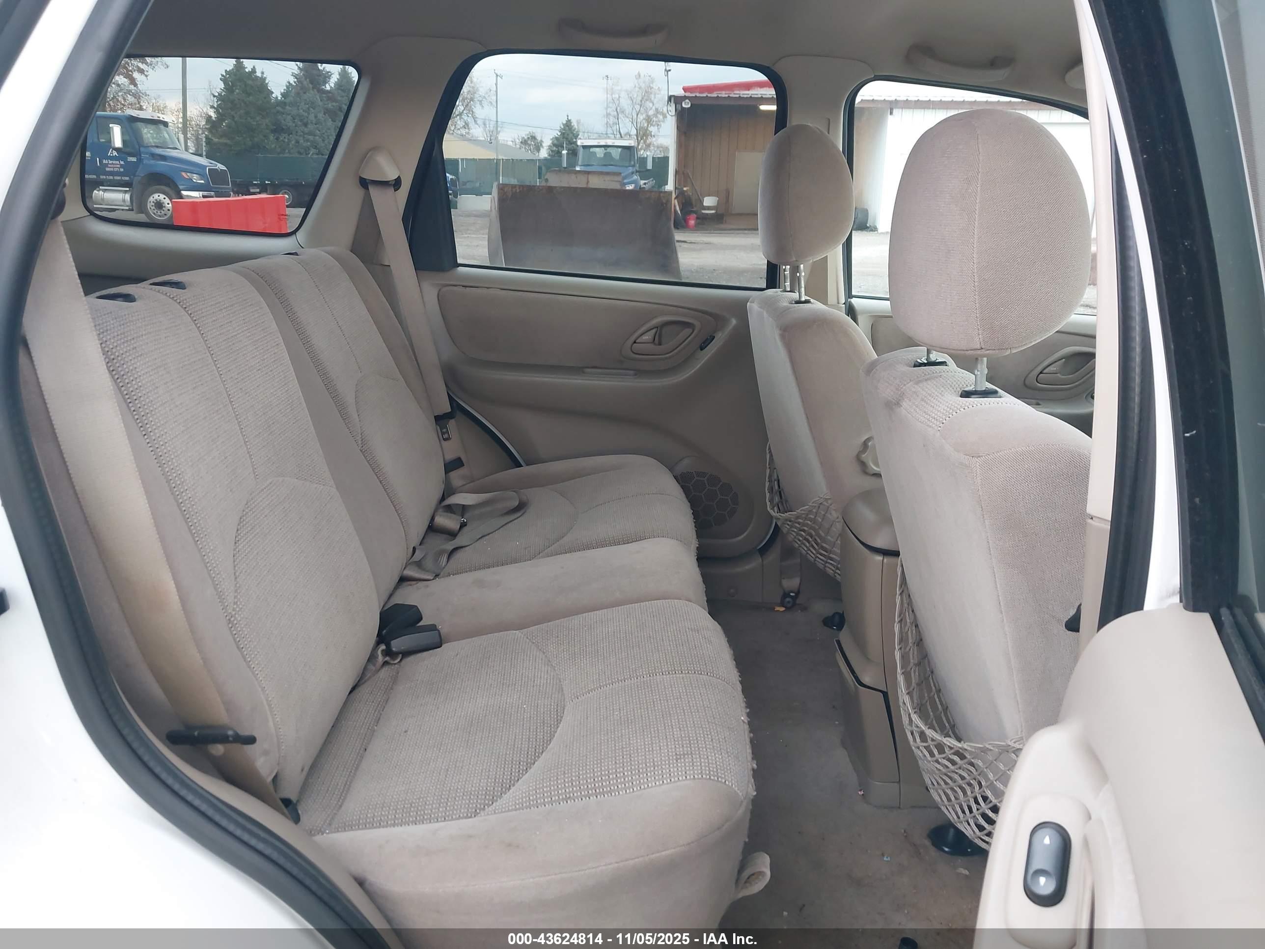 MAZDA TRIBUTE image 8