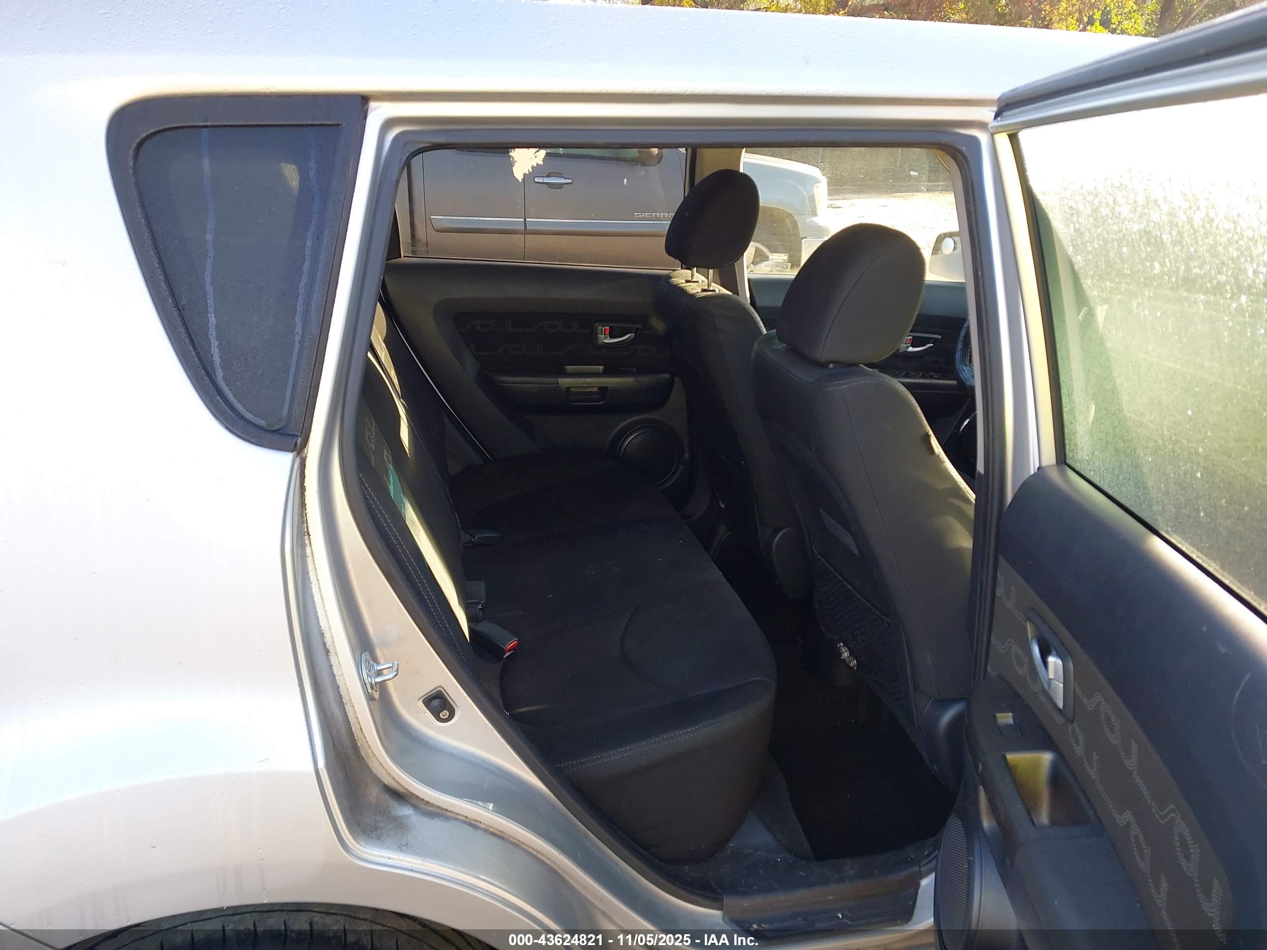 KIA SOUL image 8