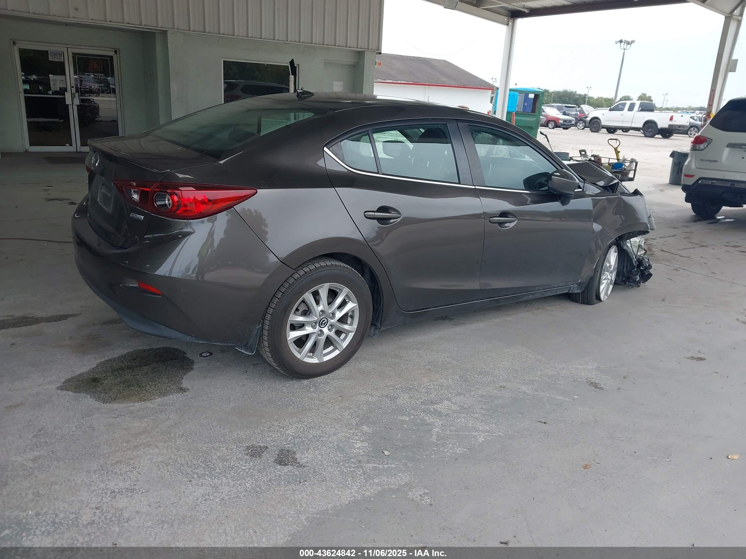 MAZDA MAZDA3 image 4