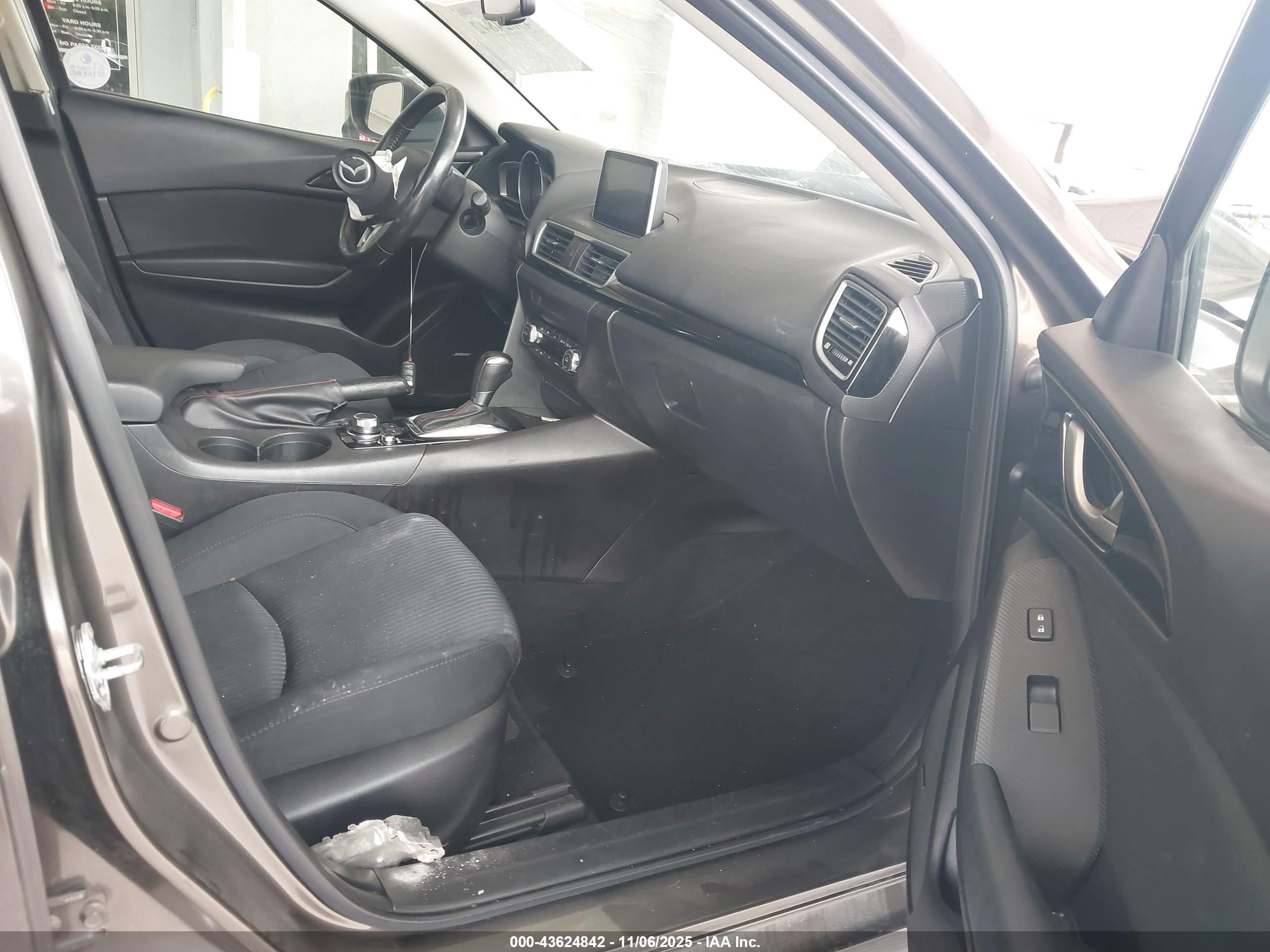 MAZDA MAZDA3 image 5