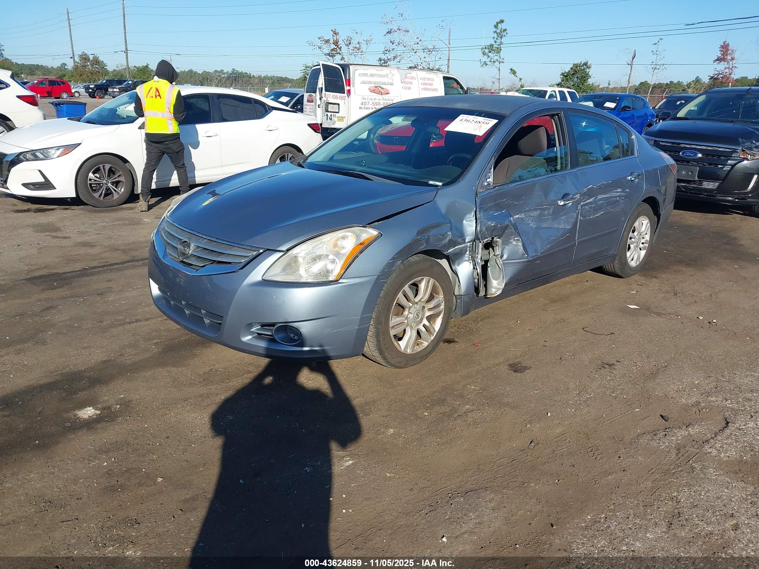 NISSAN ALTIMA image 2