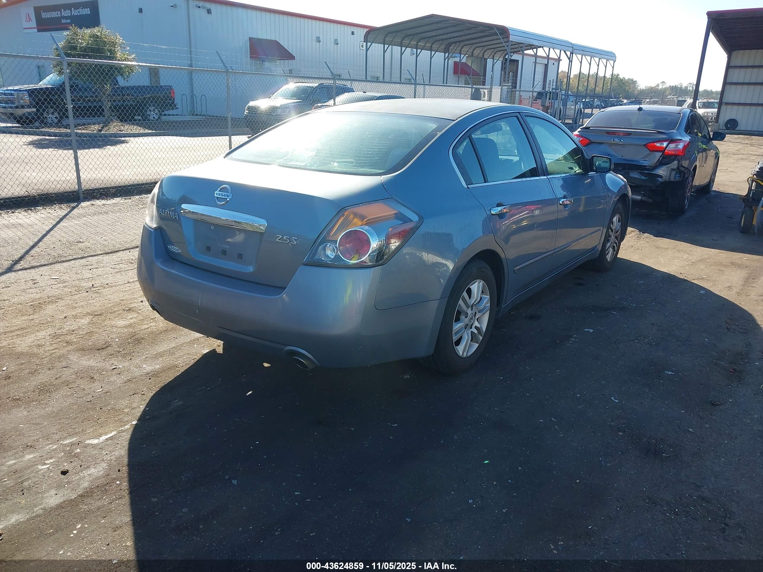 NISSAN ALTIMA image 4