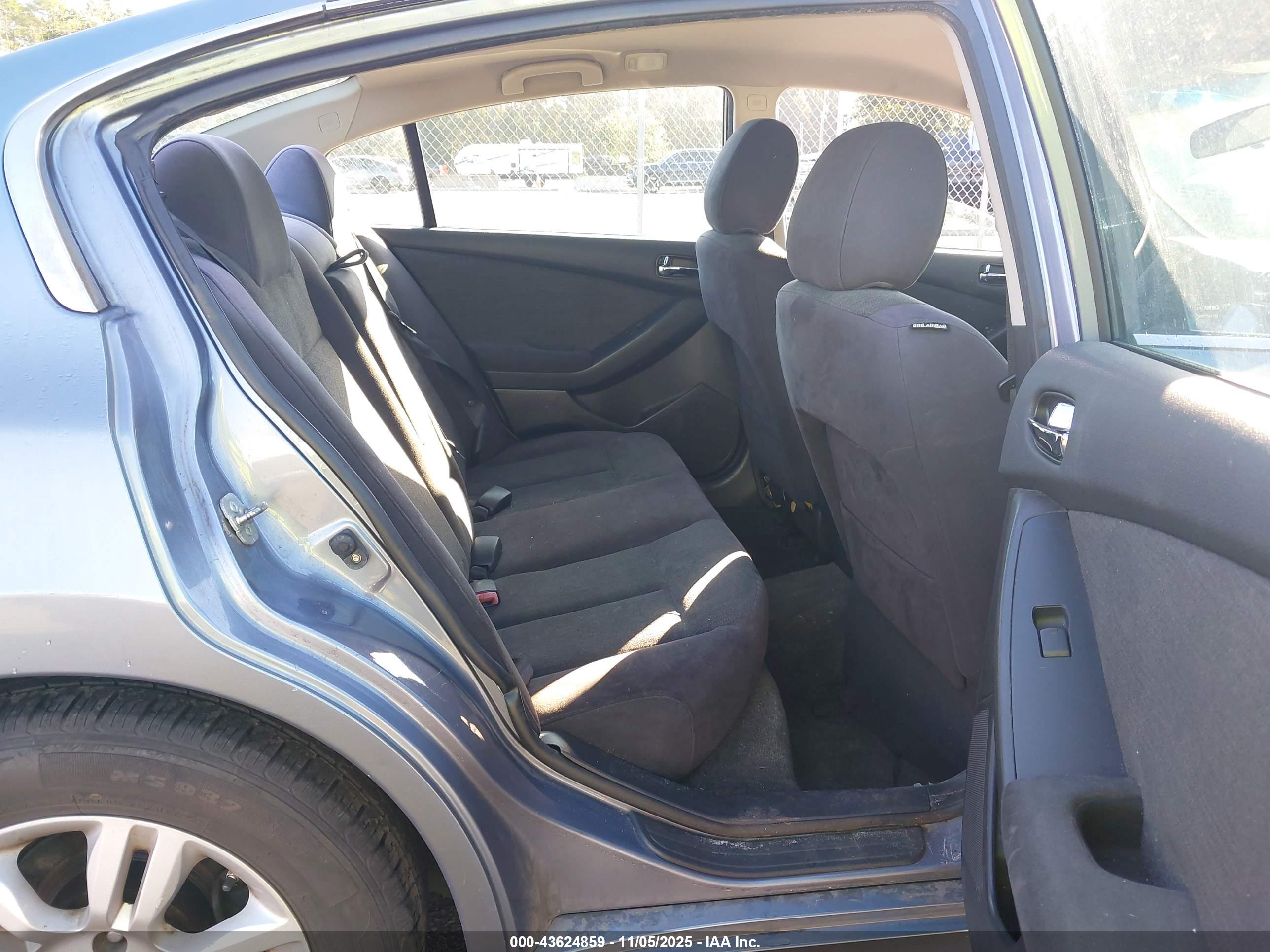 NISSAN ALTIMA image 8