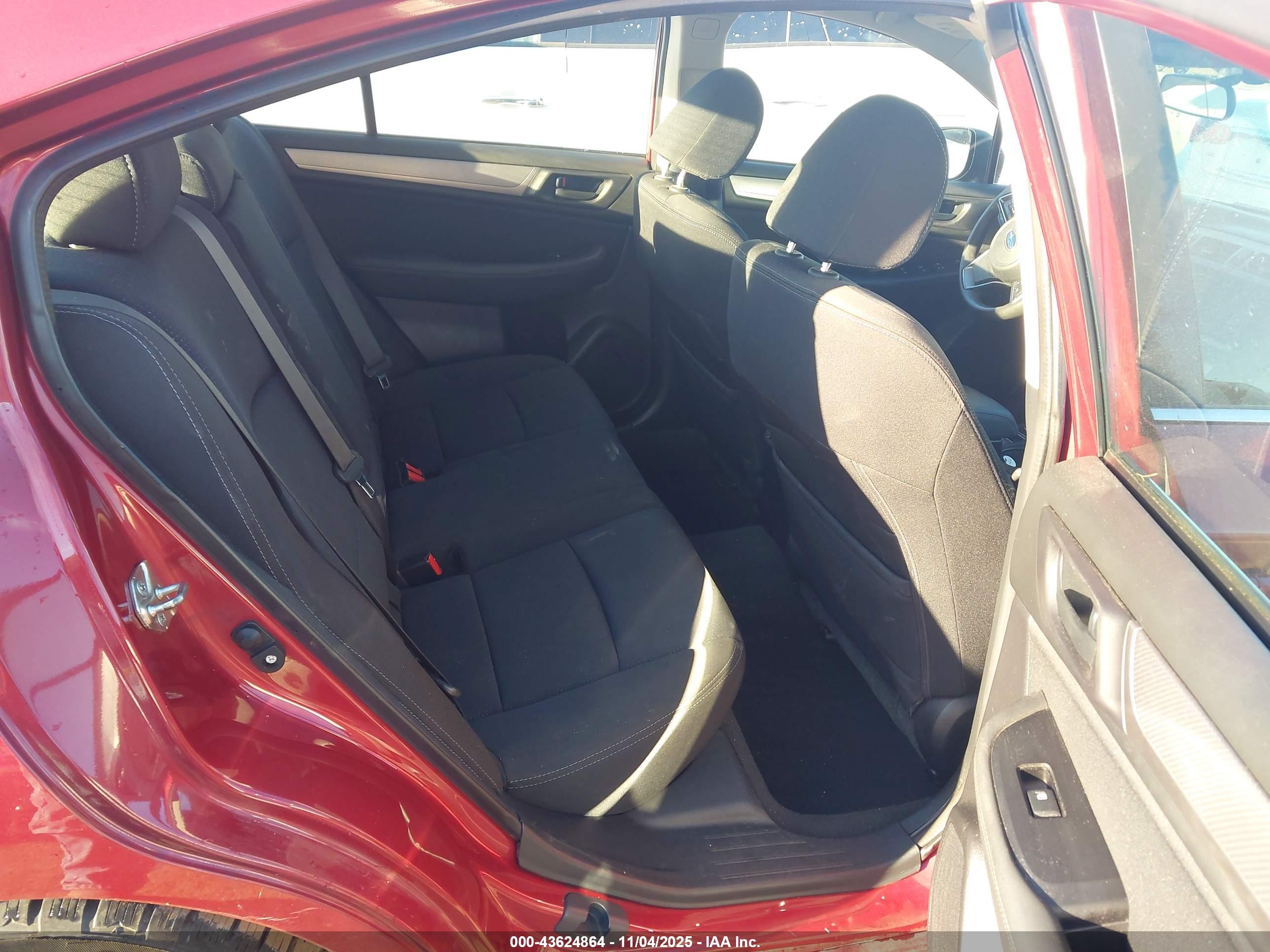 SUBARU LEGACY image 8