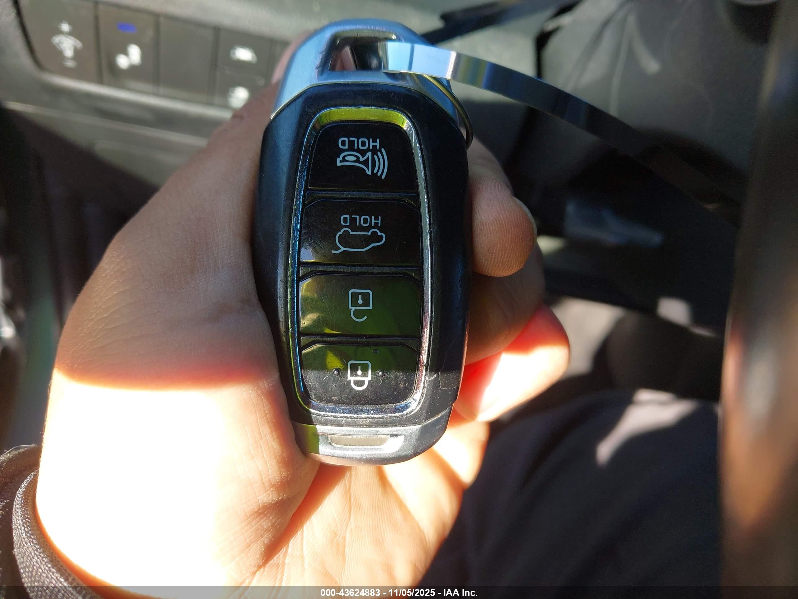 HYUNDAI KONA image 11