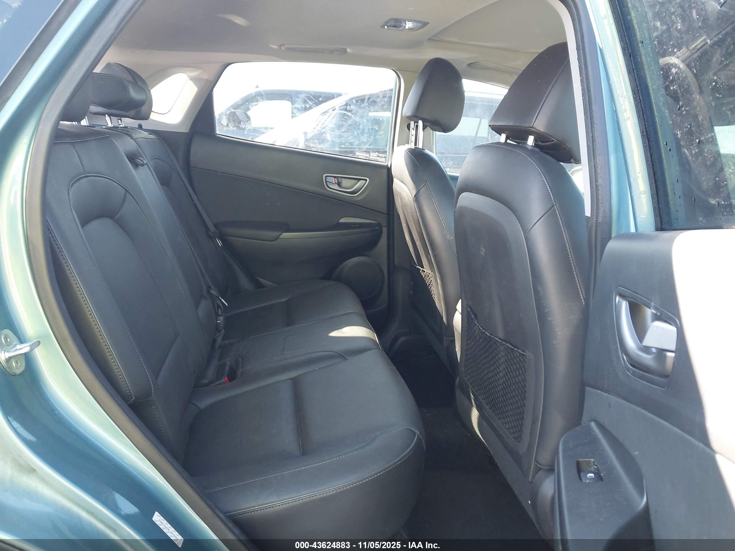 HYUNDAI KONA image 8