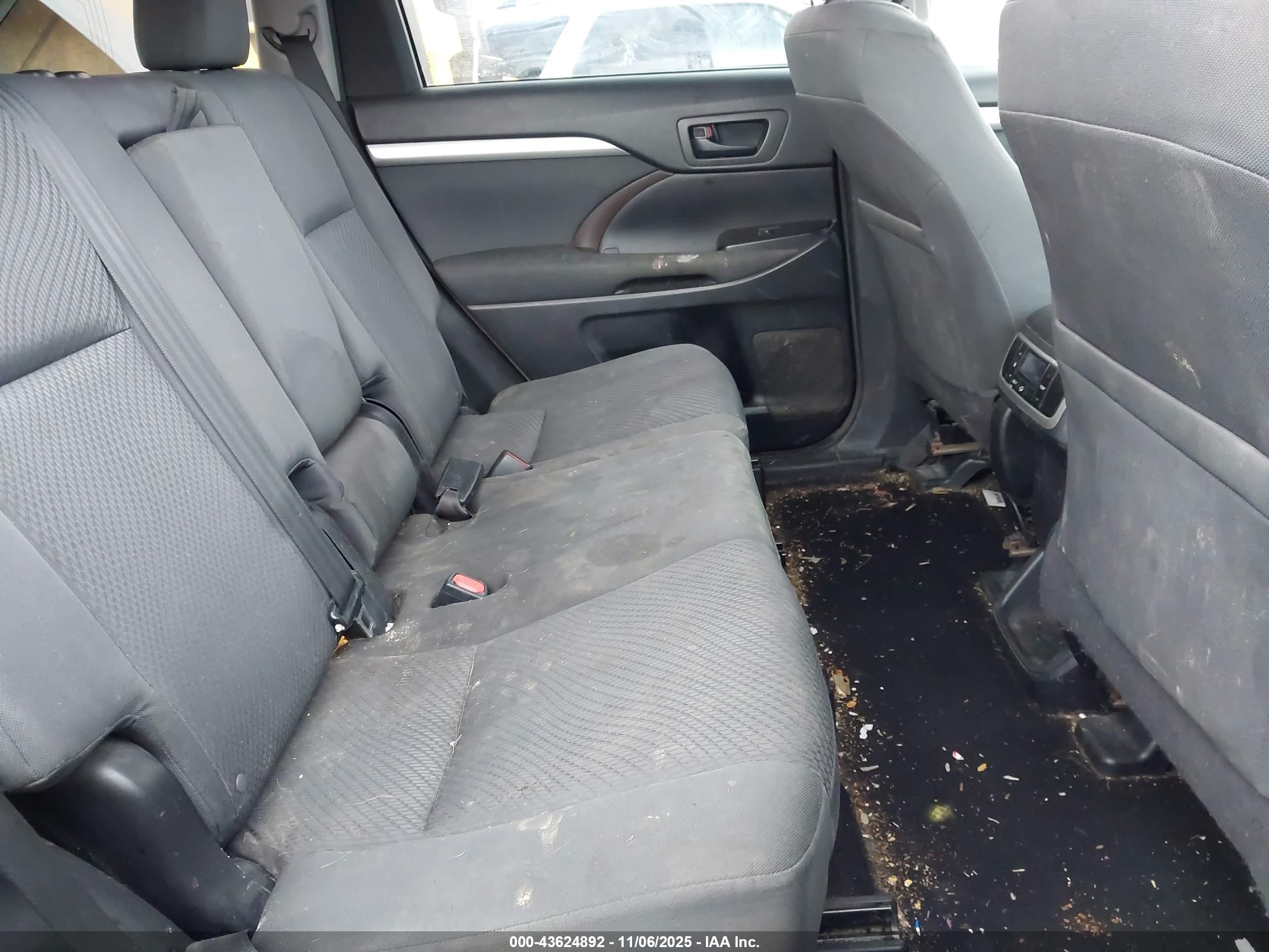 TOYOTA HIGHLANDER image 8